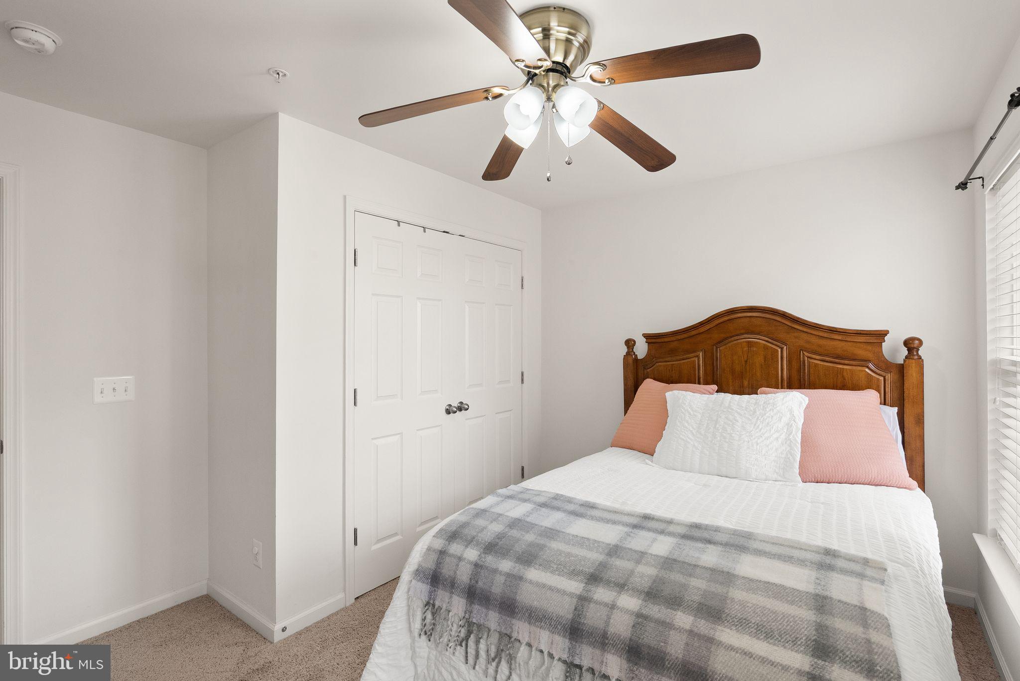 CASCADES PLACE CONDOMINIUM - Residential