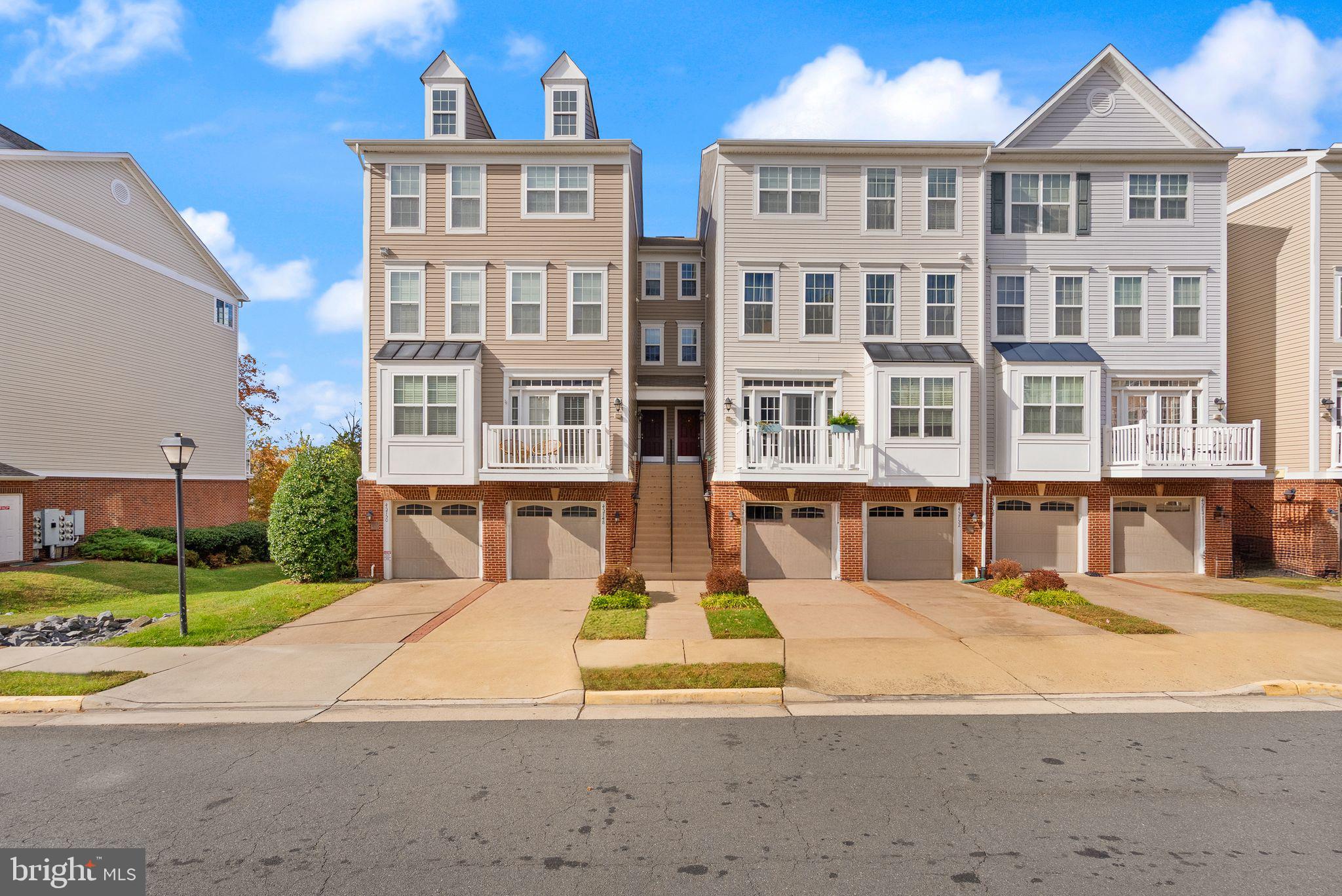 CASCADES PLACE CONDOMINIUM - Residential