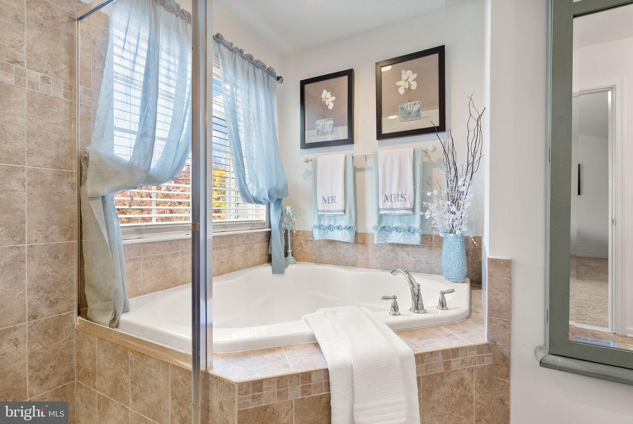 CASCADES PLACE CONDOMINIUM - Residential