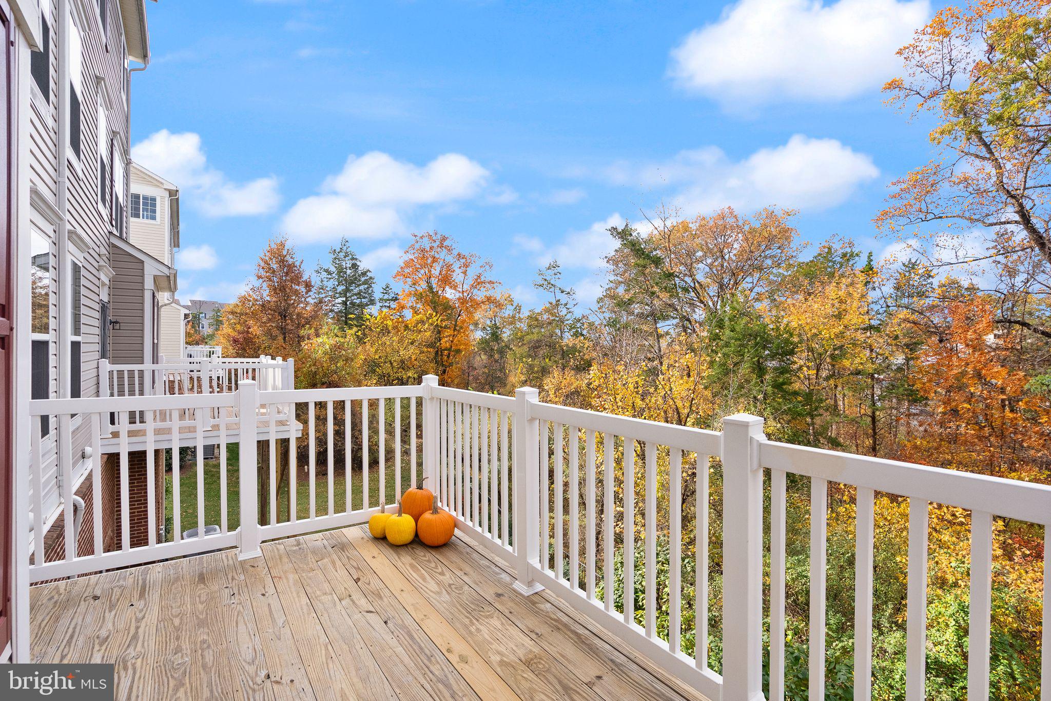 CASCADES PLACE CONDOMINIUM - Residential