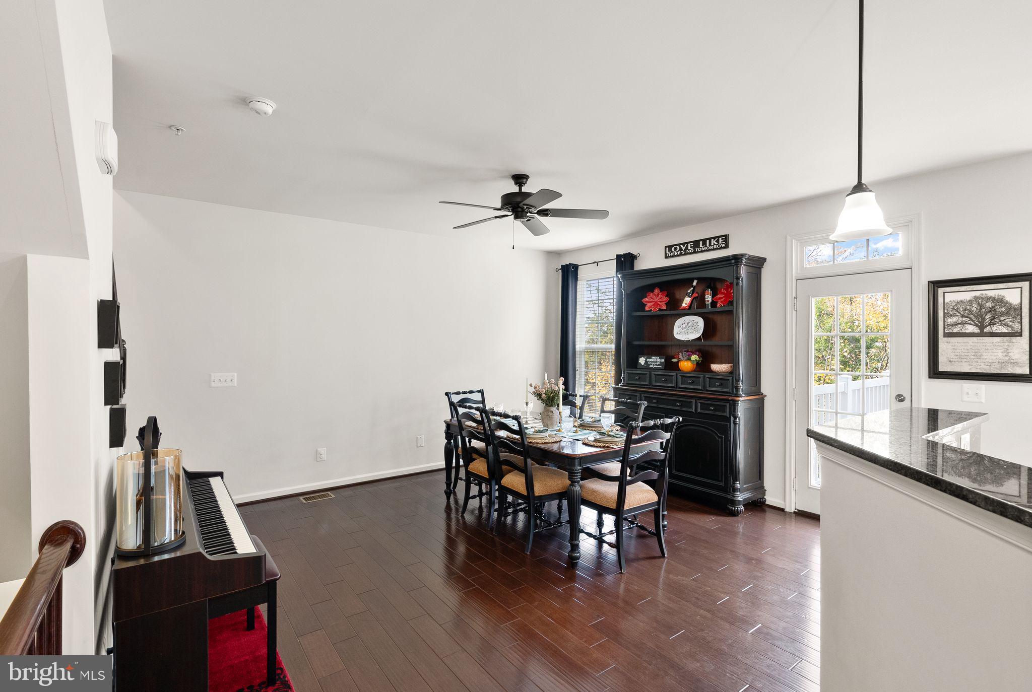 CASCADES PLACE CONDOMINIUM - Residential