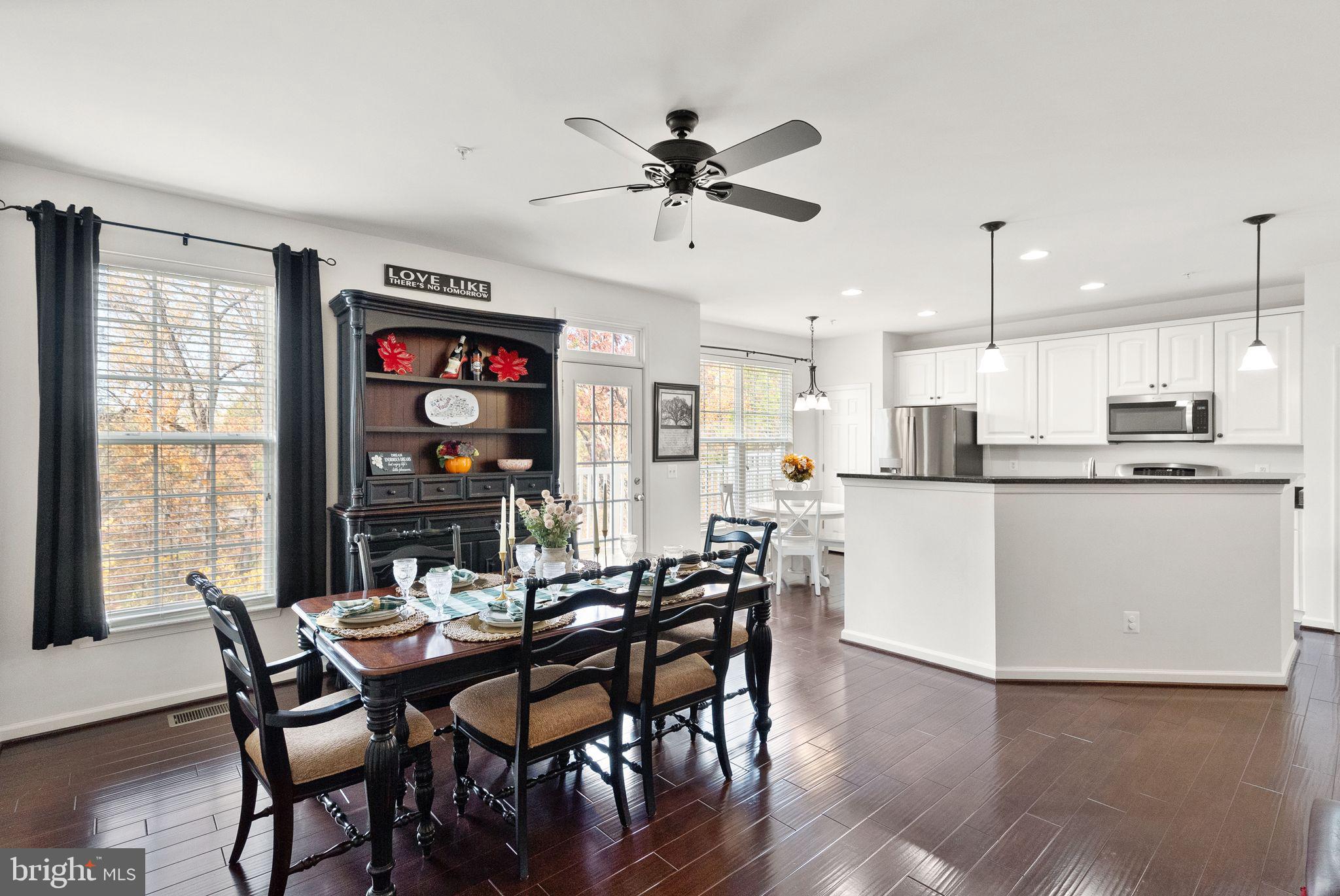 CASCADES PLACE CONDOMINIUM - Residential