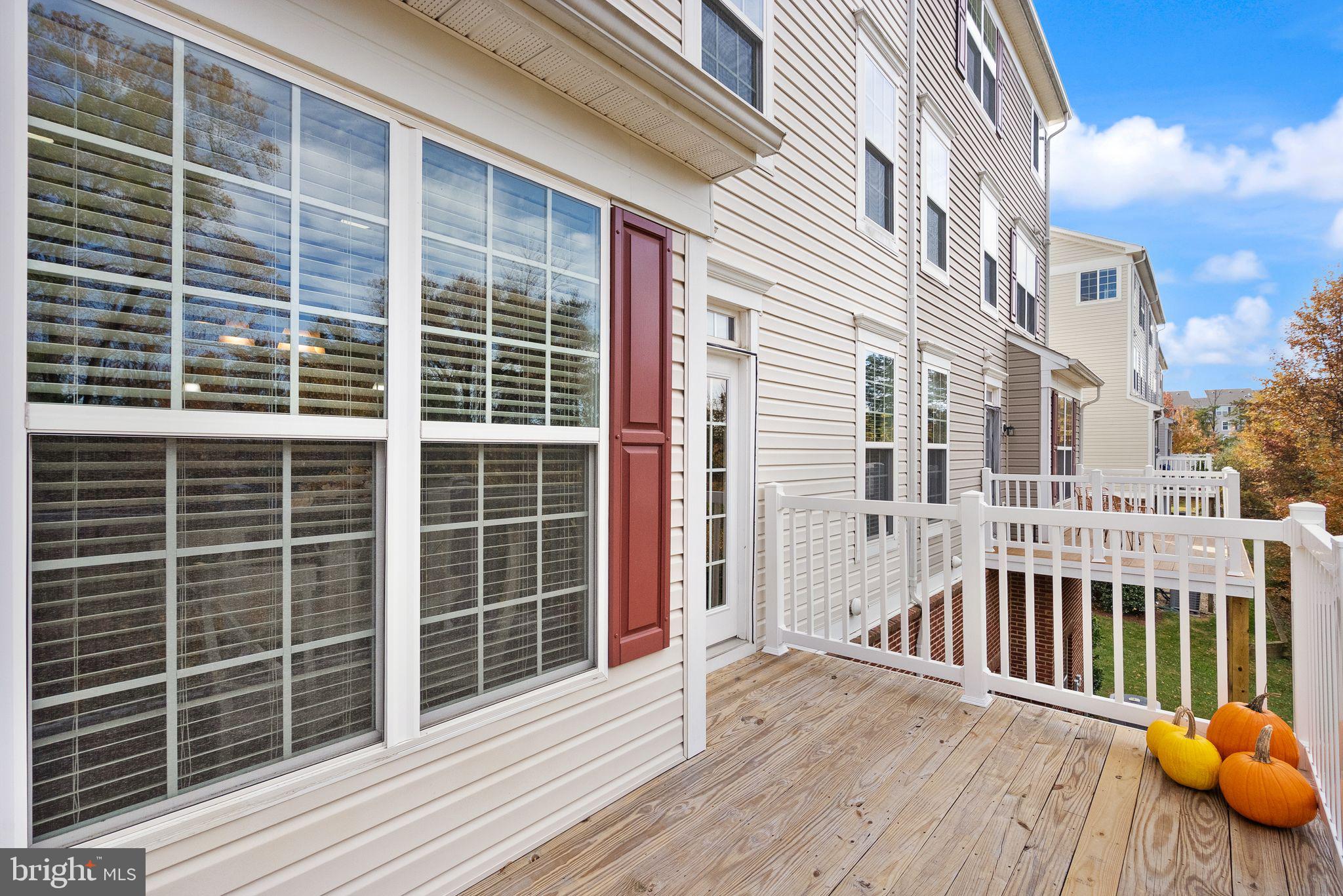 CASCADES PLACE CONDOMINIUM - Residential