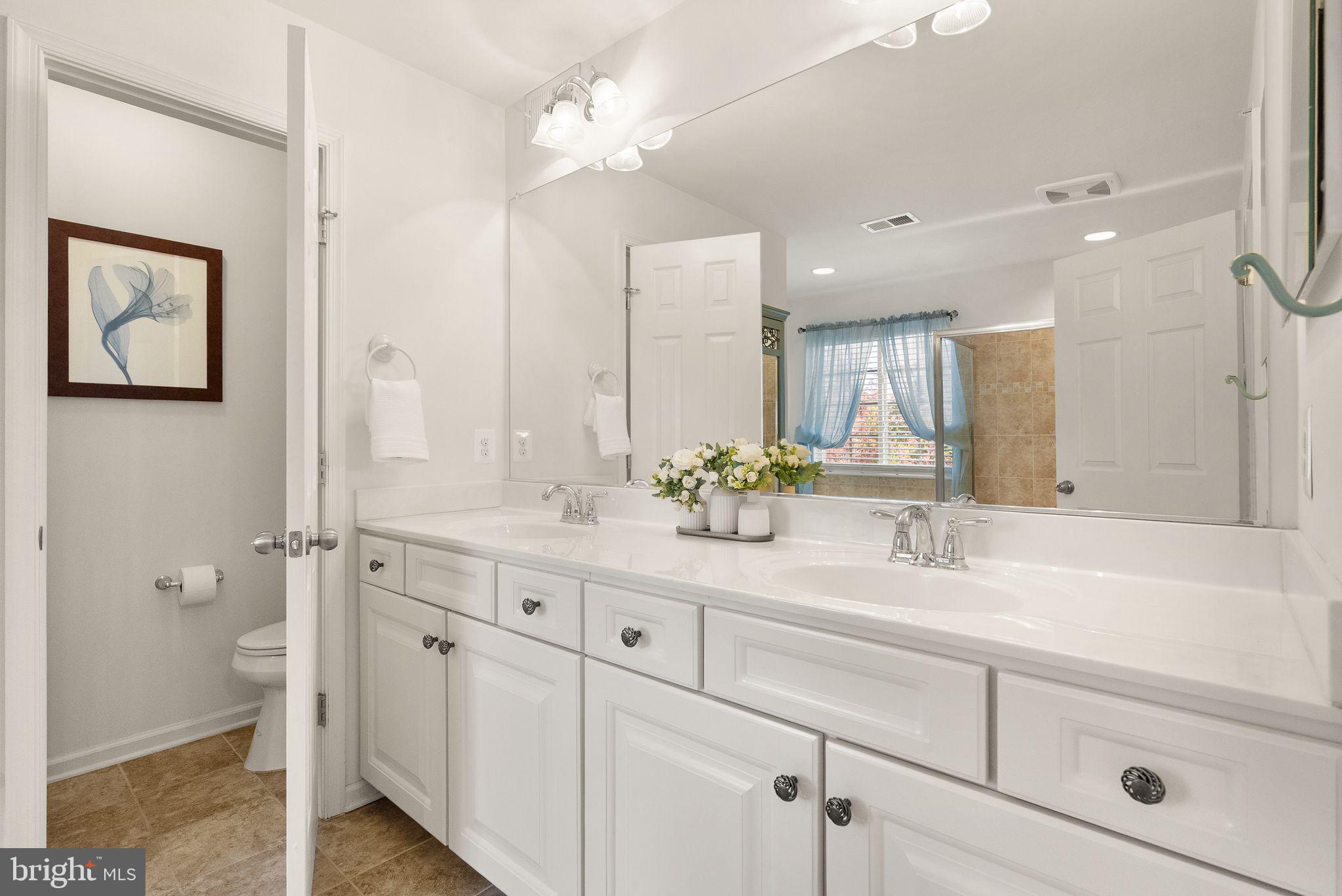 CASCADES PLACE CONDOMINIUM - Residential