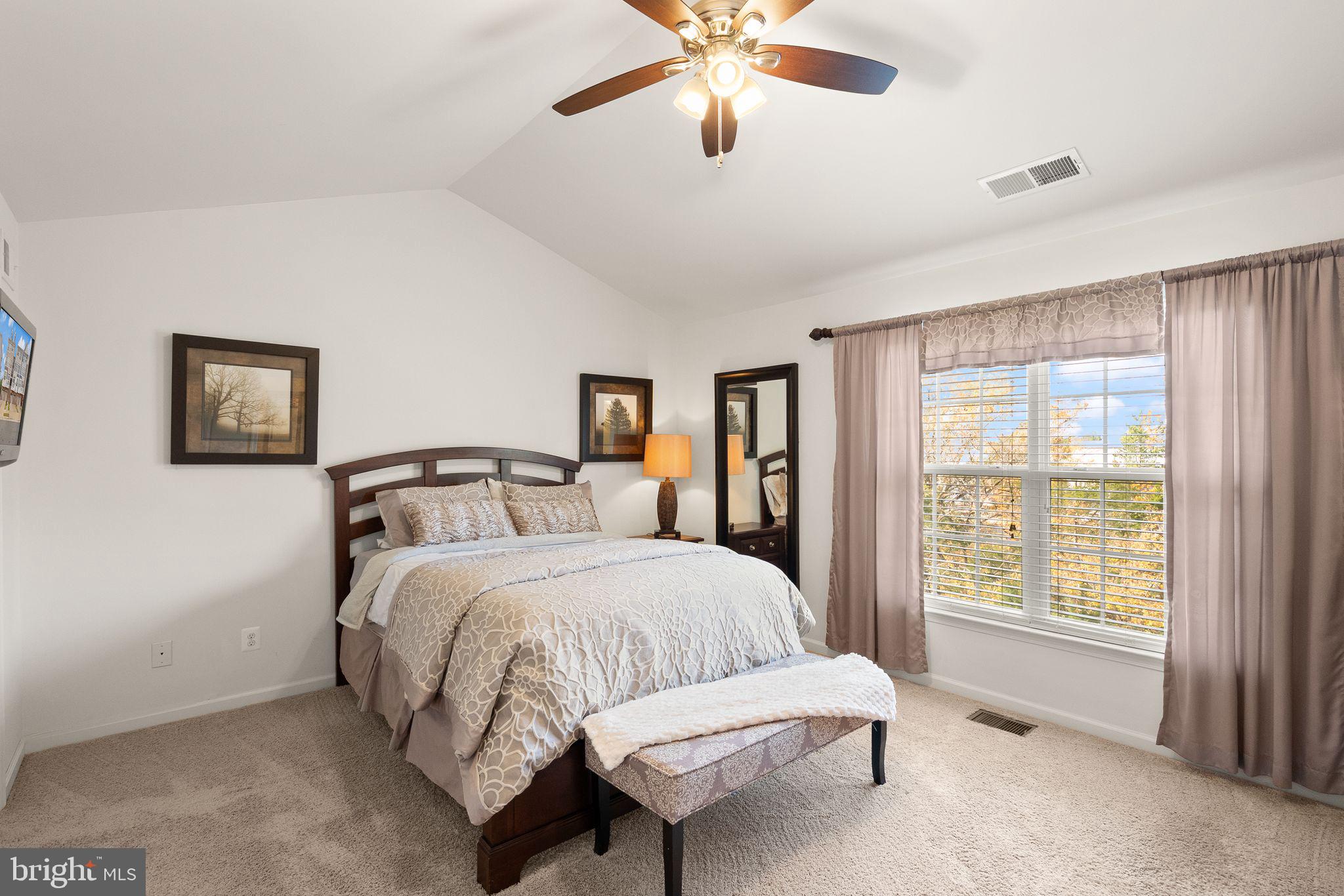 CASCADES PLACE CONDOMINIUM - Residential