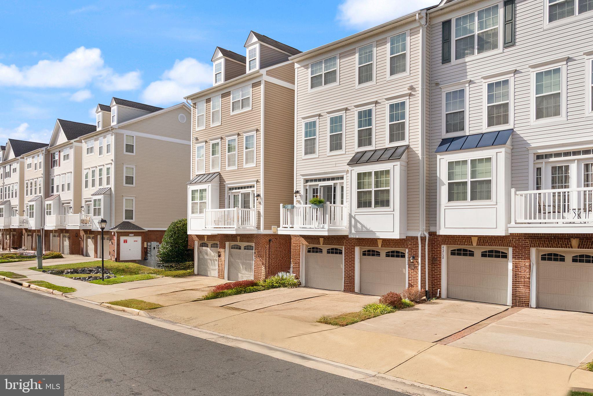 CASCADES PLACE CONDOMINIUM - Residential