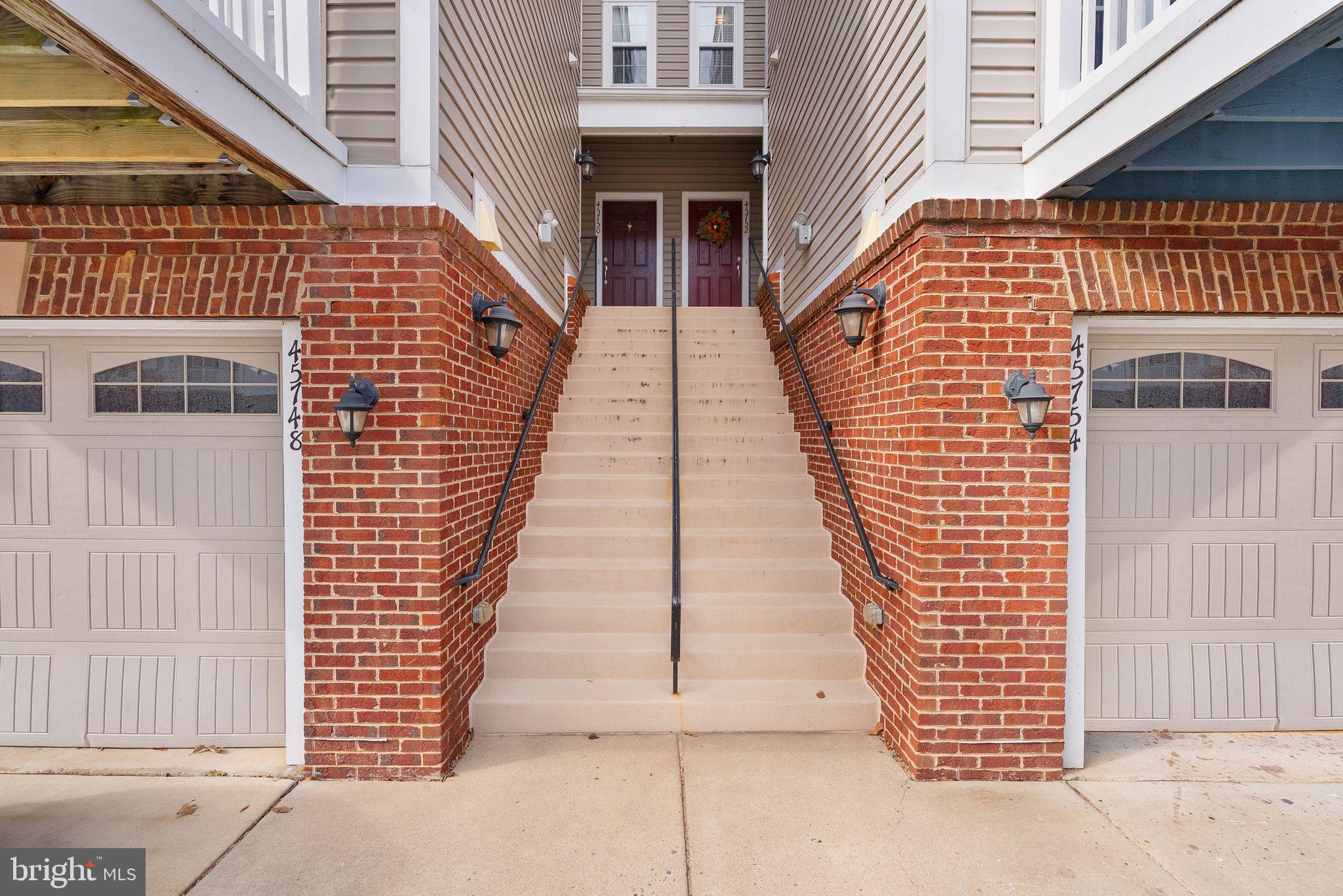 CASCADES PLACE CONDOMINIUM - Residential