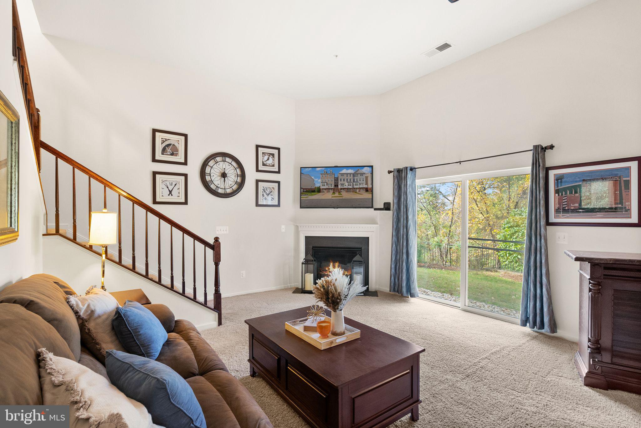 CASCADES PLACE CONDOMINIUM - Residential