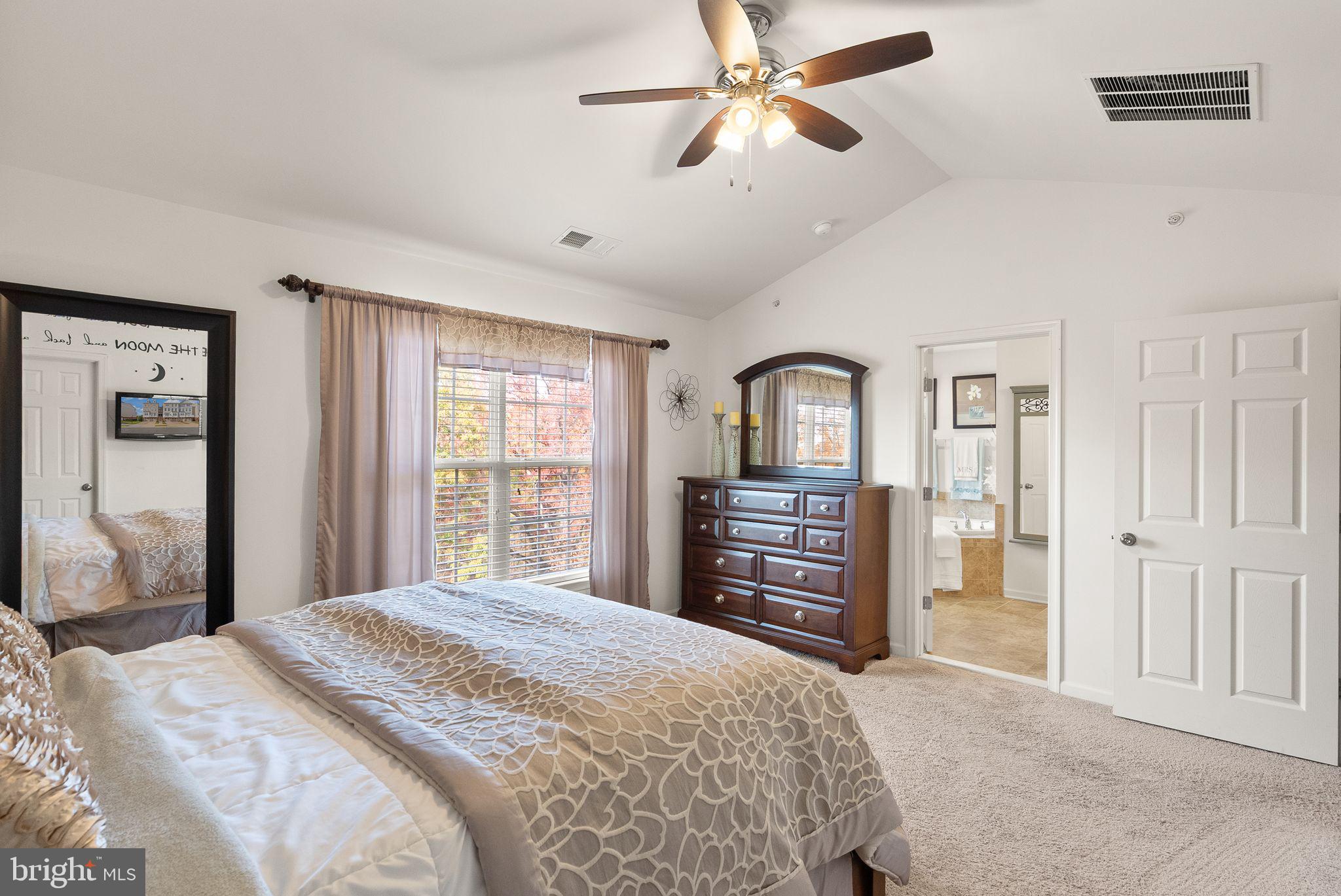 CASCADES PLACE CONDOMINIUM - Residential