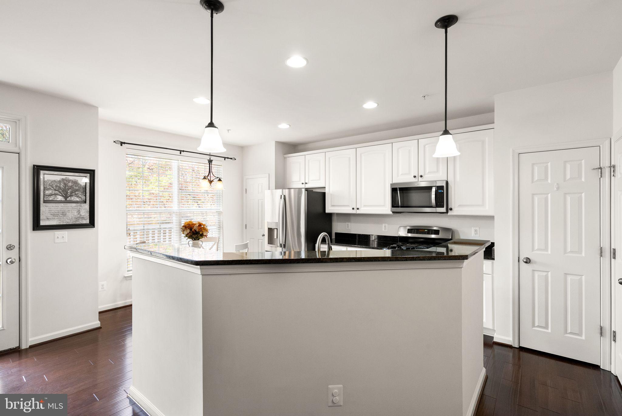 CASCADES PLACE CONDOMINIUM - Residential