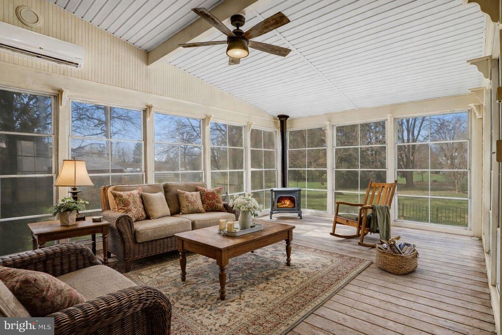 Photo of 29 Fulton Avenue, WALKERSVILLE, MD 21793 (MLS # MDFR2078322)