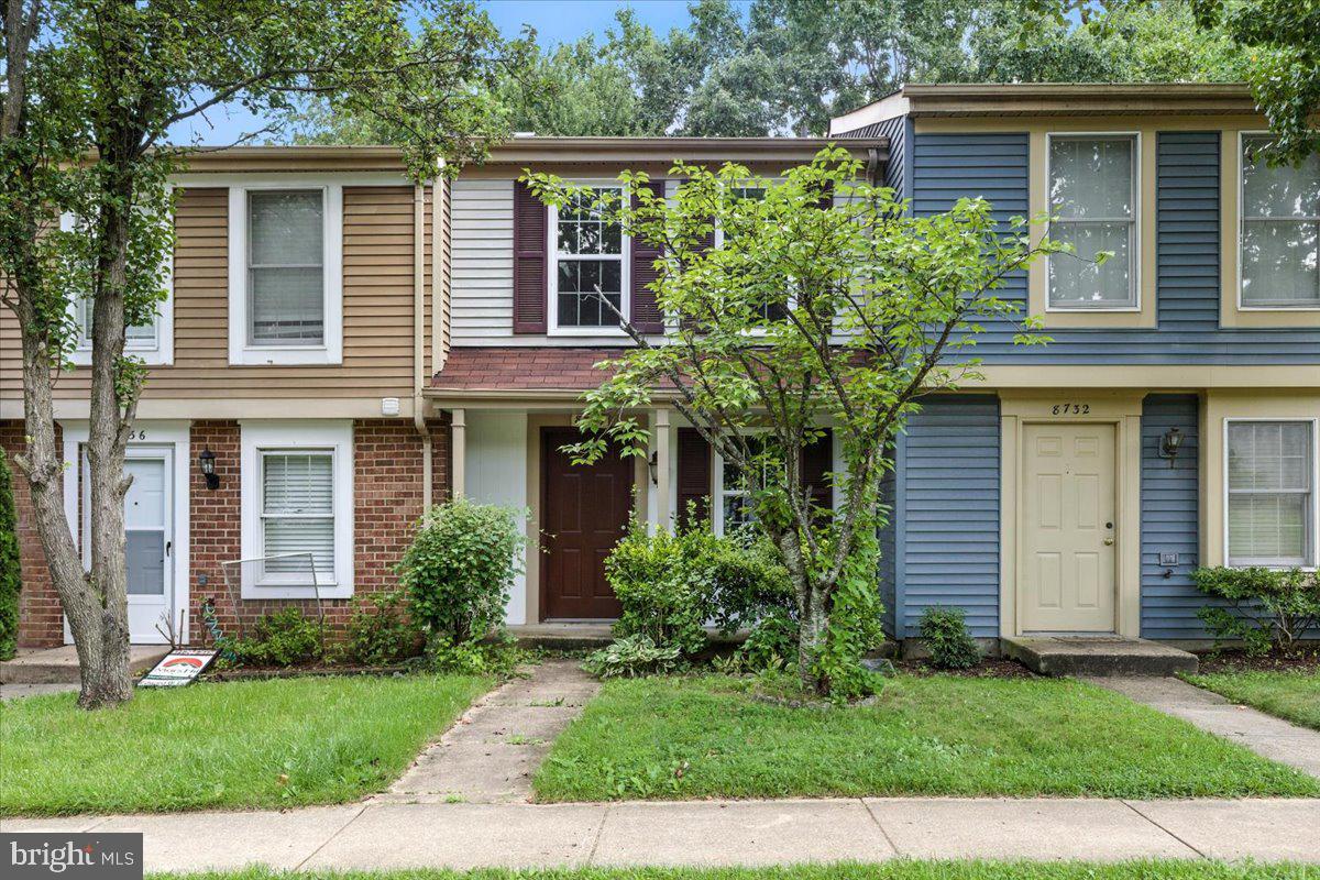 This cozy and comfortable townhouse offers 2 bedrooms and 1.5 bathrooms, along with two convenient parking spaces.
The location is truly fantastic – just minutes from Lorton Station and the Lorton VRE, with easy access to major commute routes including I-95, Route 1, Route 123, and Route 286. Commuting to Fort Belvoir, Alexandria, and Washington, D.C. is quick and convenient.
You’ll find a wide range of nearby amenities such as gyms, fitness centers, grocery stores, shopping, dining, and entertainment options. For outdoor and recreational activities, enjoy the Cross County Trail, Pohick Bay Regional Park, Lake Mercer, and Laurel Hill Golf Club. There are also several nearby playgrounds, dog parks, and community centers to enhance your lifestyle.
This townhouse is perfect for anyone seeking comfort, convenience, and easy access to everything Northern Virginia has to offer.