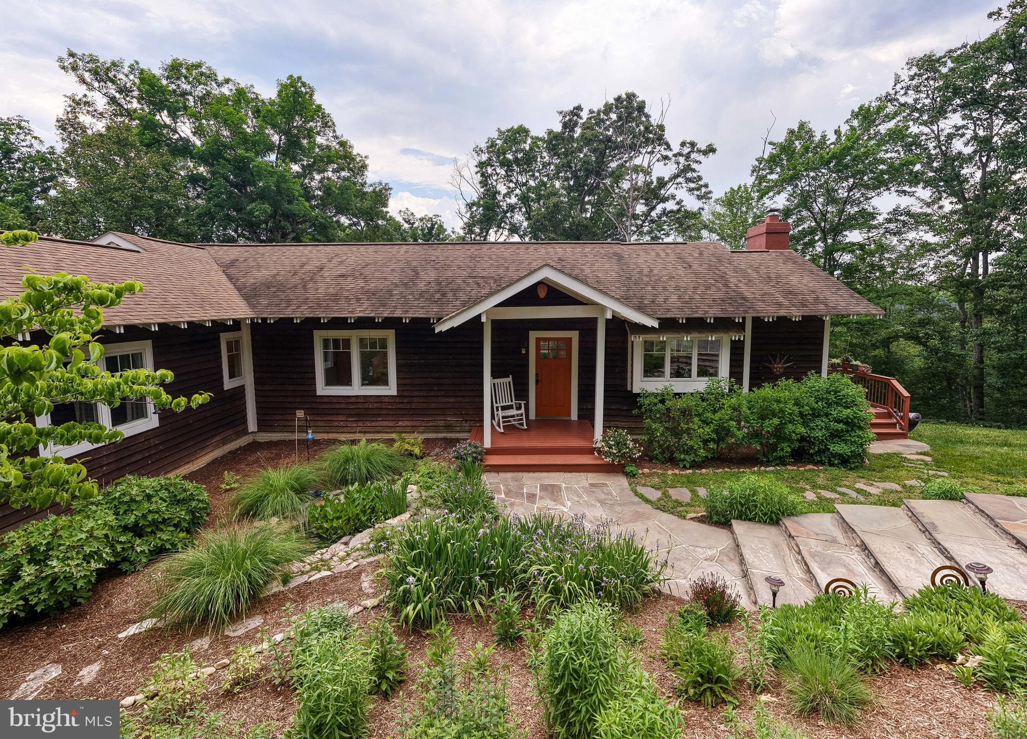 801 WOODSIDE DRIVE