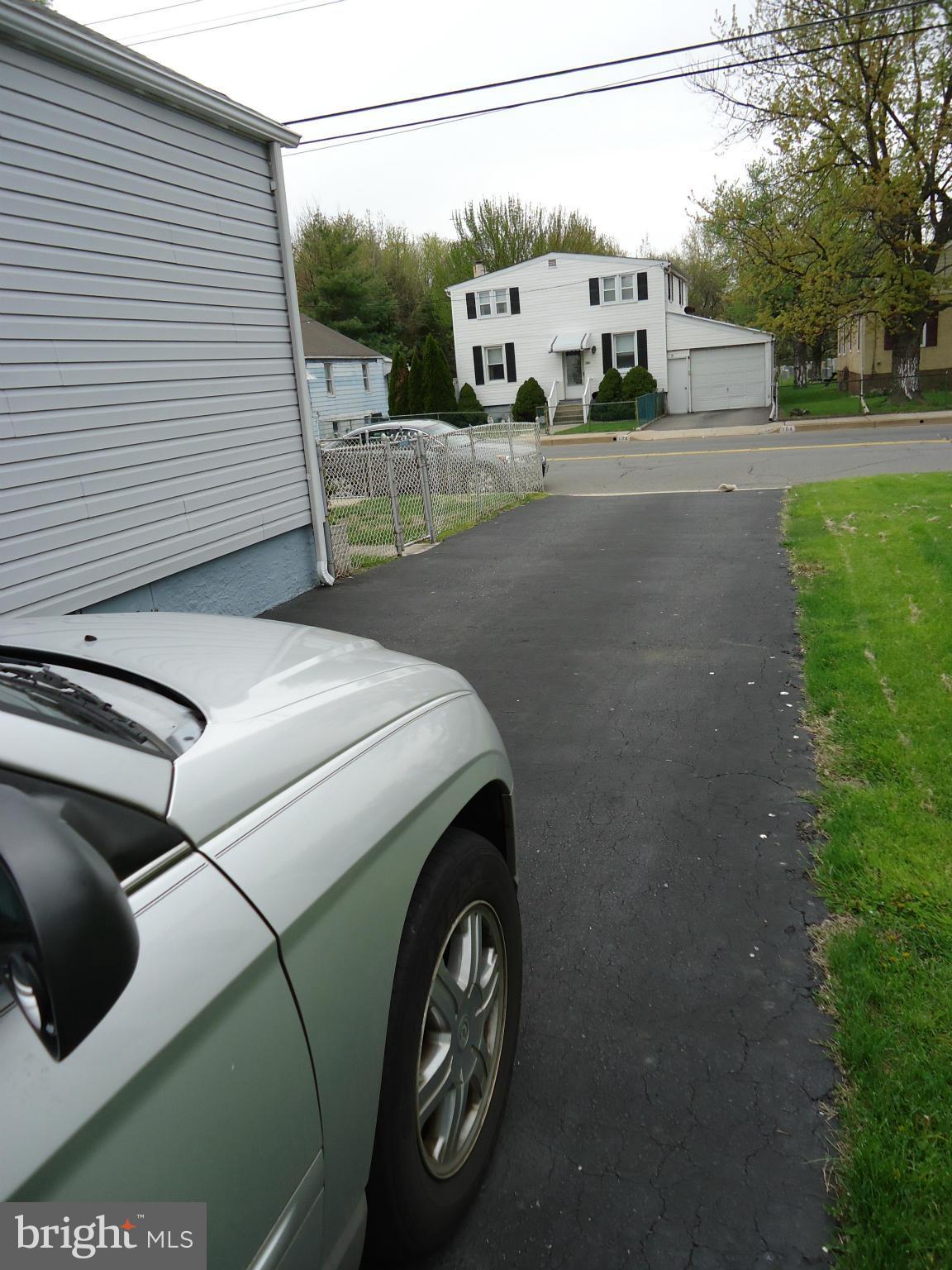 GRAY MANOR - Residential