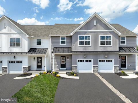 Townhouse For Sale - 19 Tilghman Trail<br/> Cumberland County, MECHANICSBURG, PA 17050