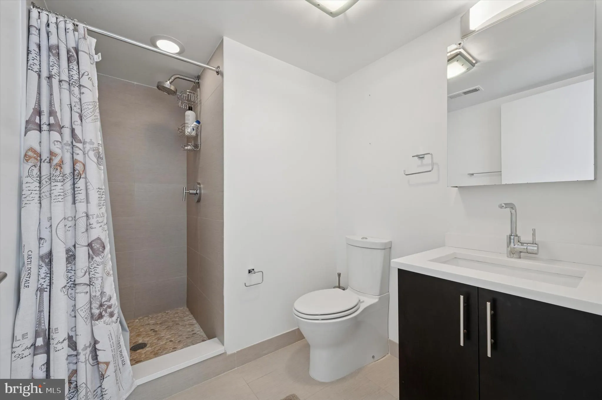 Philadelphia, Pennsylvania 19106, United States, 3 Bedrooms Bedrooms, ,5 BathroomsBathrooms,Residential,Active,86176