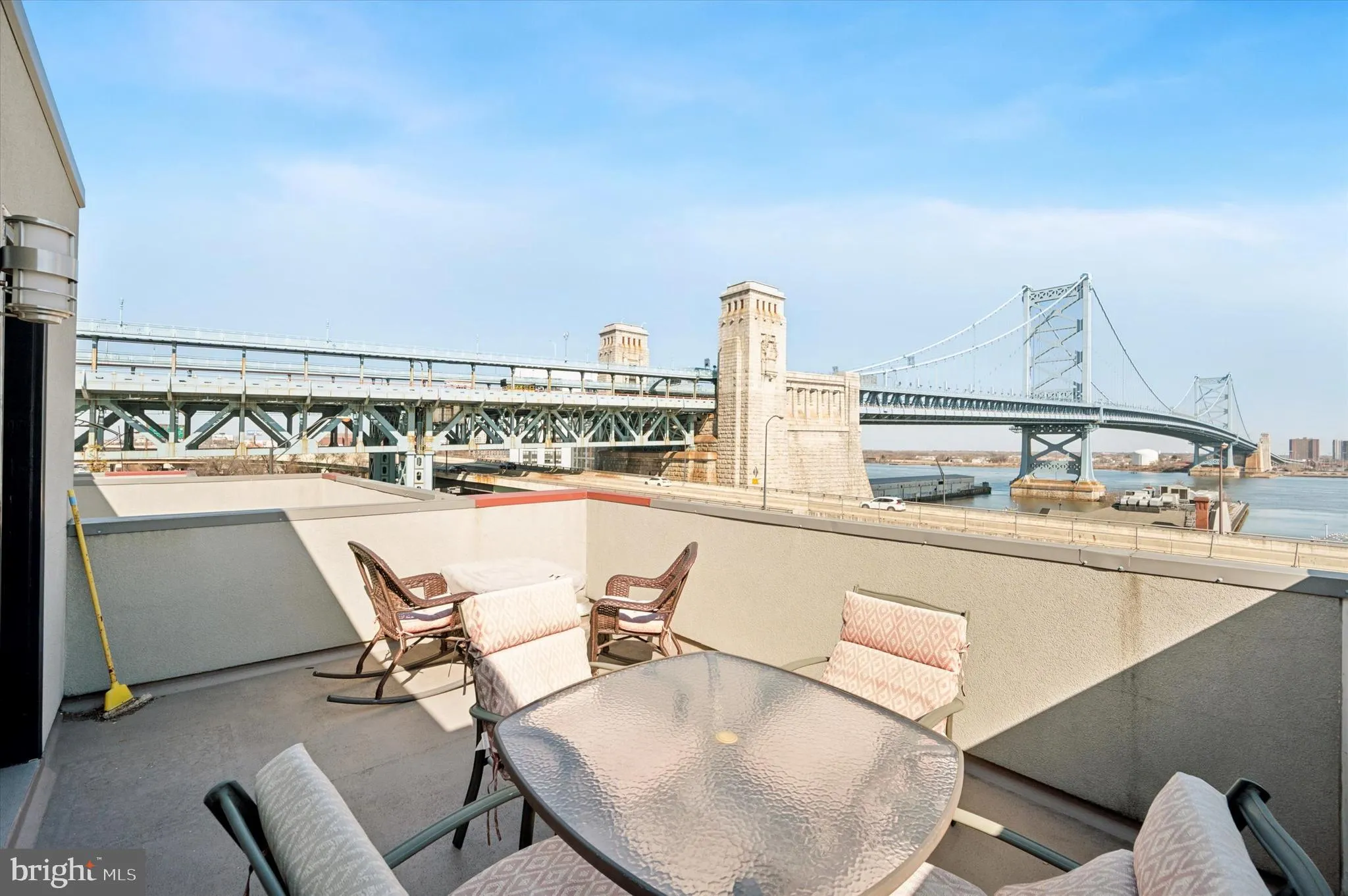 Philadelphia, Pennsylvania 19106, United States, 3 Bedrooms Bedrooms, ,5 BathroomsBathrooms,Residential,Active,86176