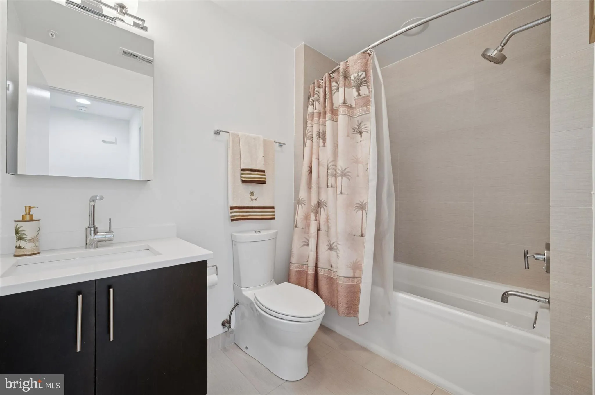 Philadelphia, Pennsylvania 19106, United States, 3 Bedrooms Bedrooms, ,5 BathroomsBathrooms,Residential,Active,86176