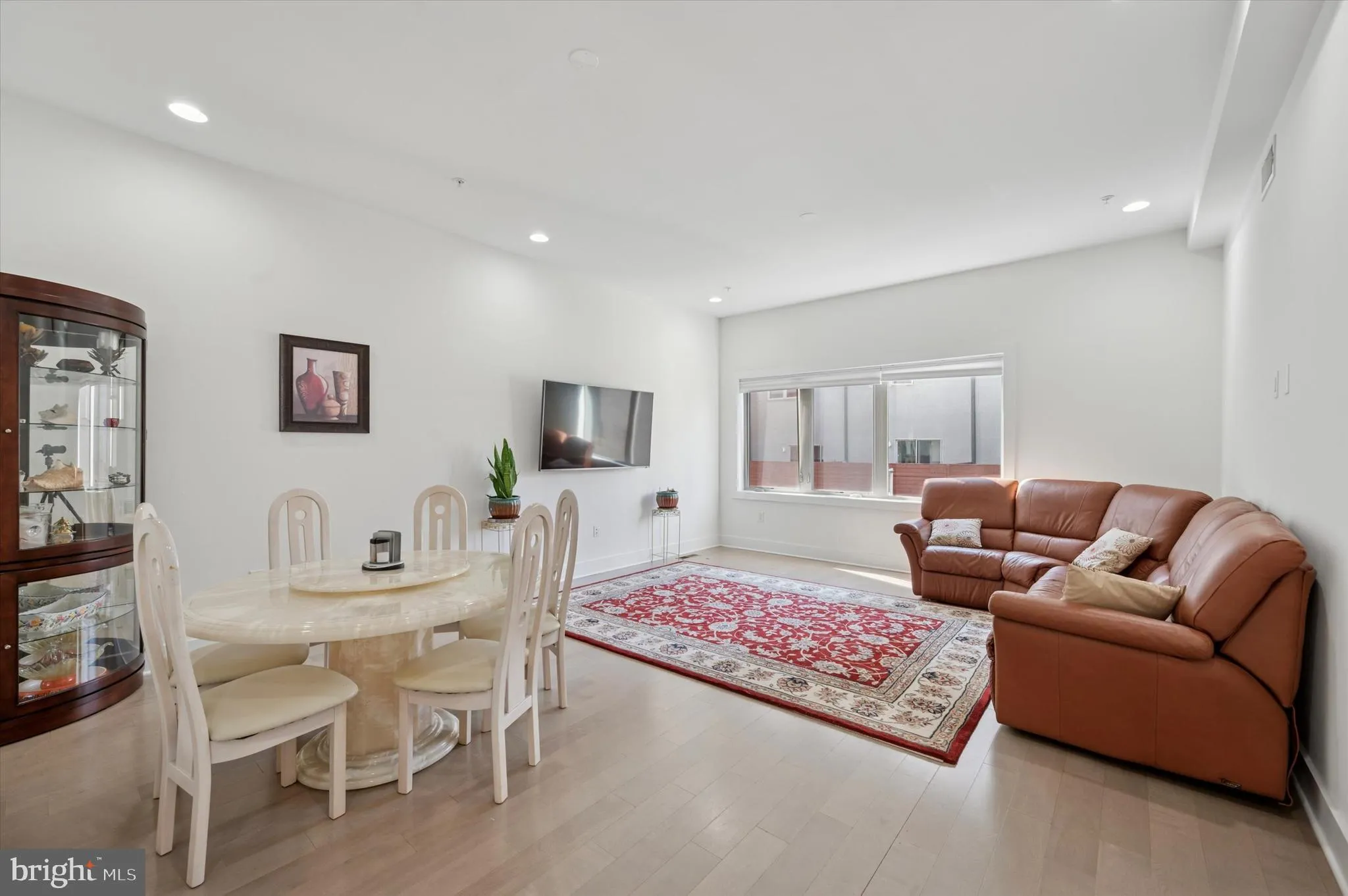 Philadelphia, Pennsylvania 19106, United States, 3 Bedrooms Bedrooms, ,5 BathroomsBathrooms,Residential,Active,86176