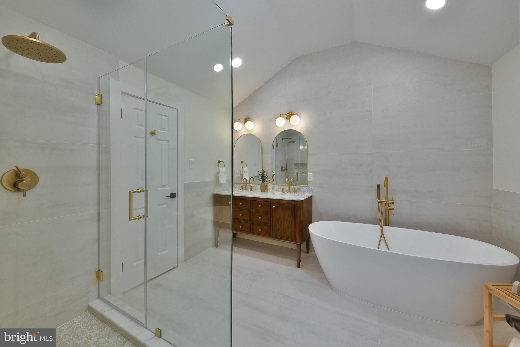 MIRROR LAKE FARMS - Residential