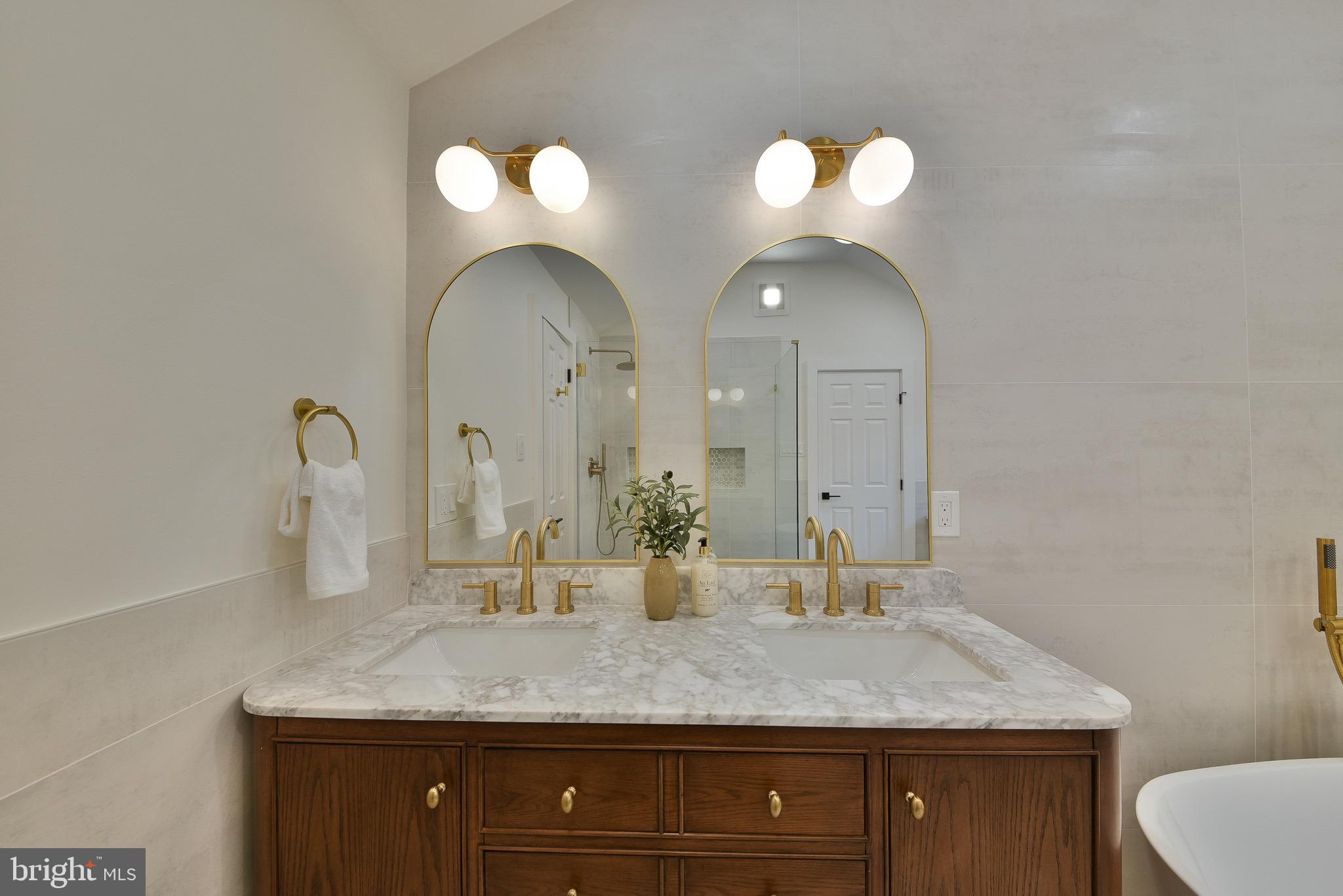 MIRROR LAKE FARMS - Residential