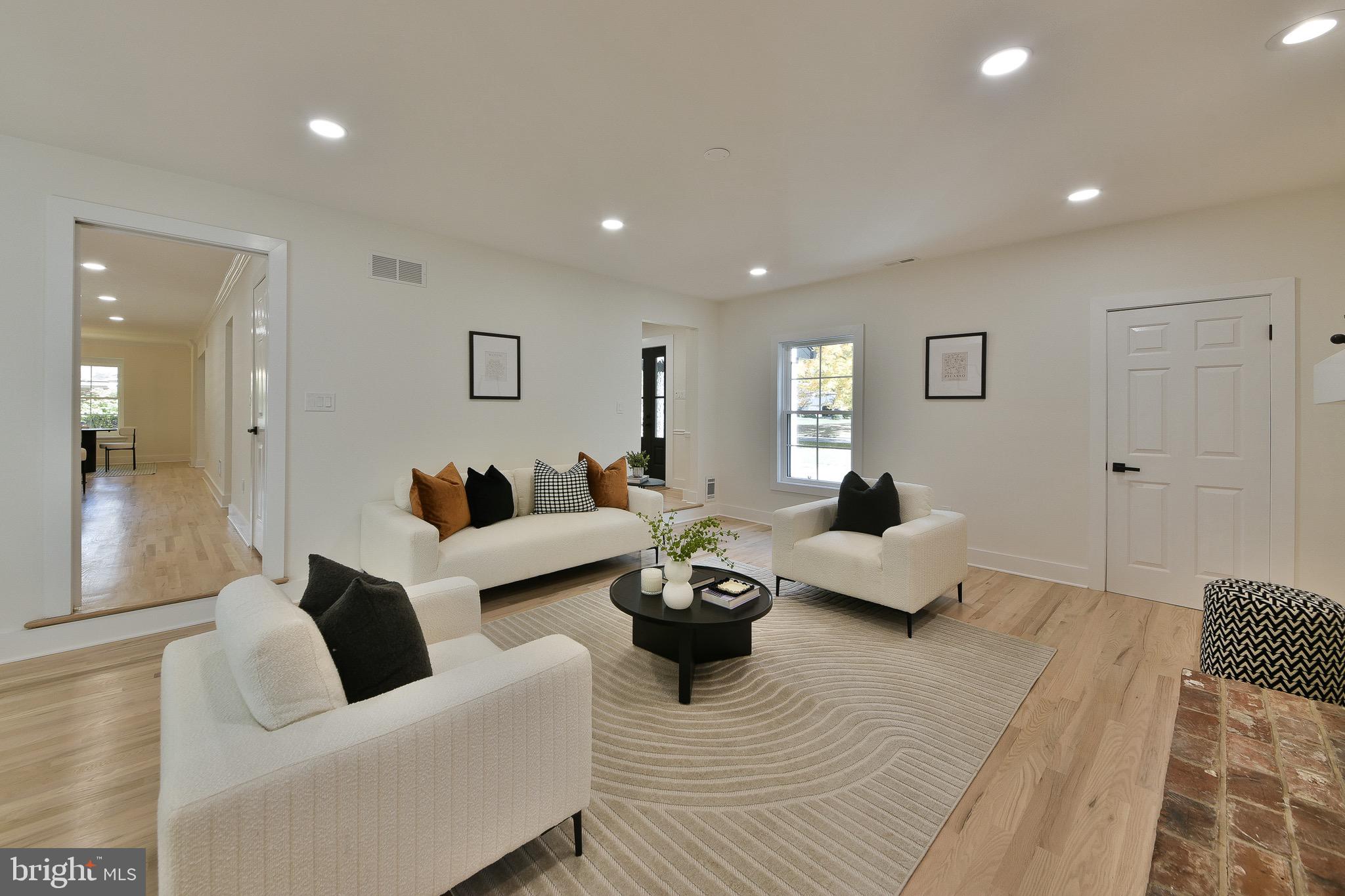 MIRROR LAKE FARMS - Residential