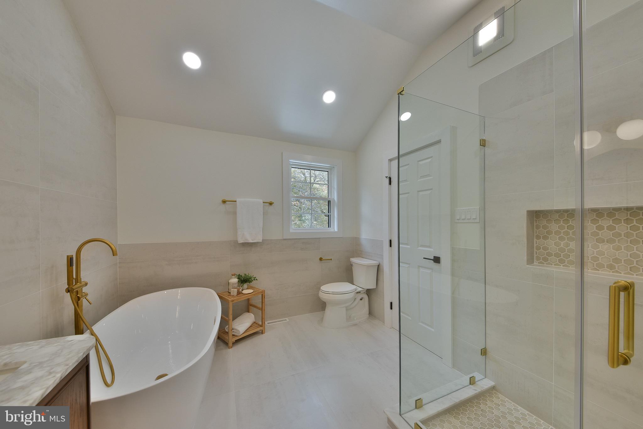 MIRROR LAKE FARMS - Residential