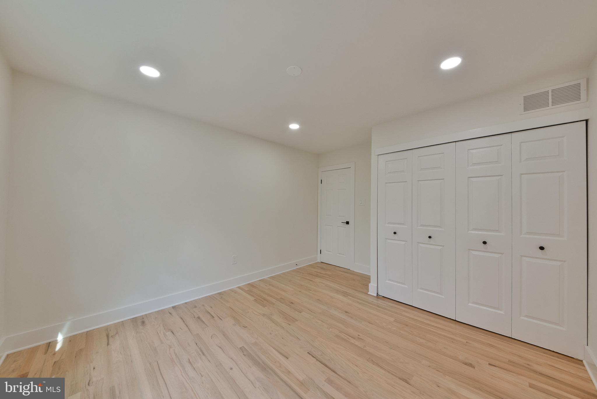 MIRROR LAKE FARMS - Residential