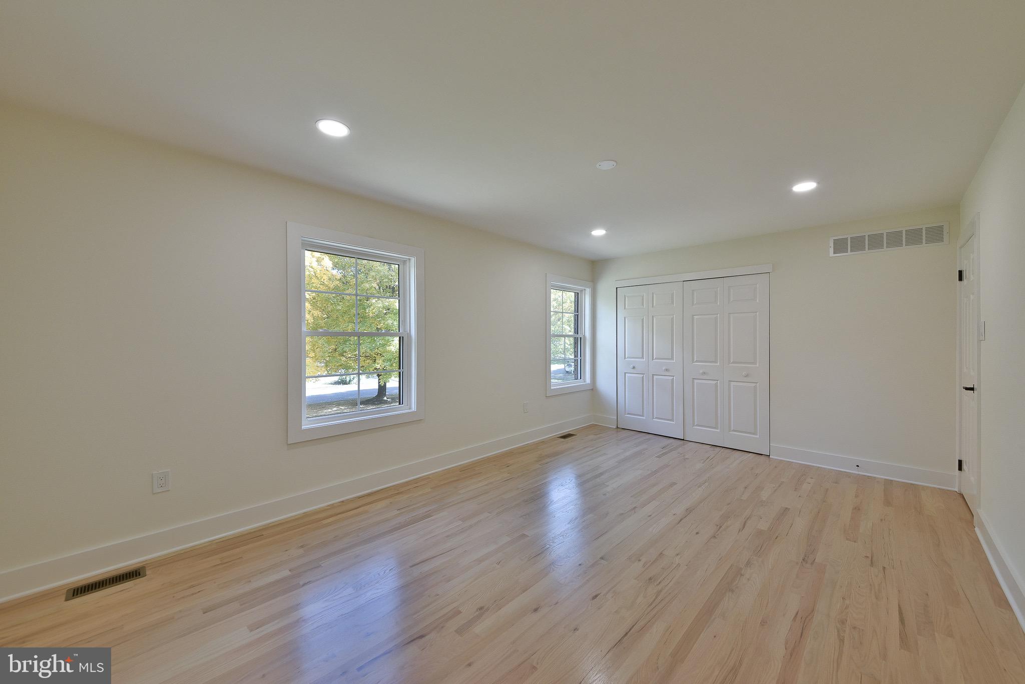 MIRROR LAKE FARMS - Residential