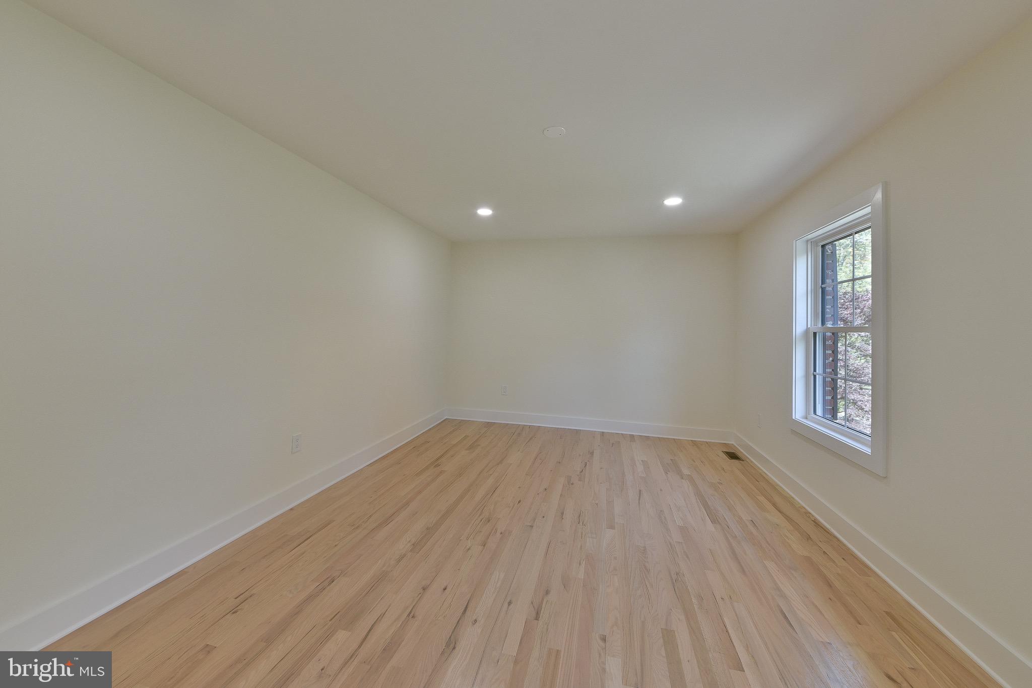 MIRROR LAKE FARMS - Residential