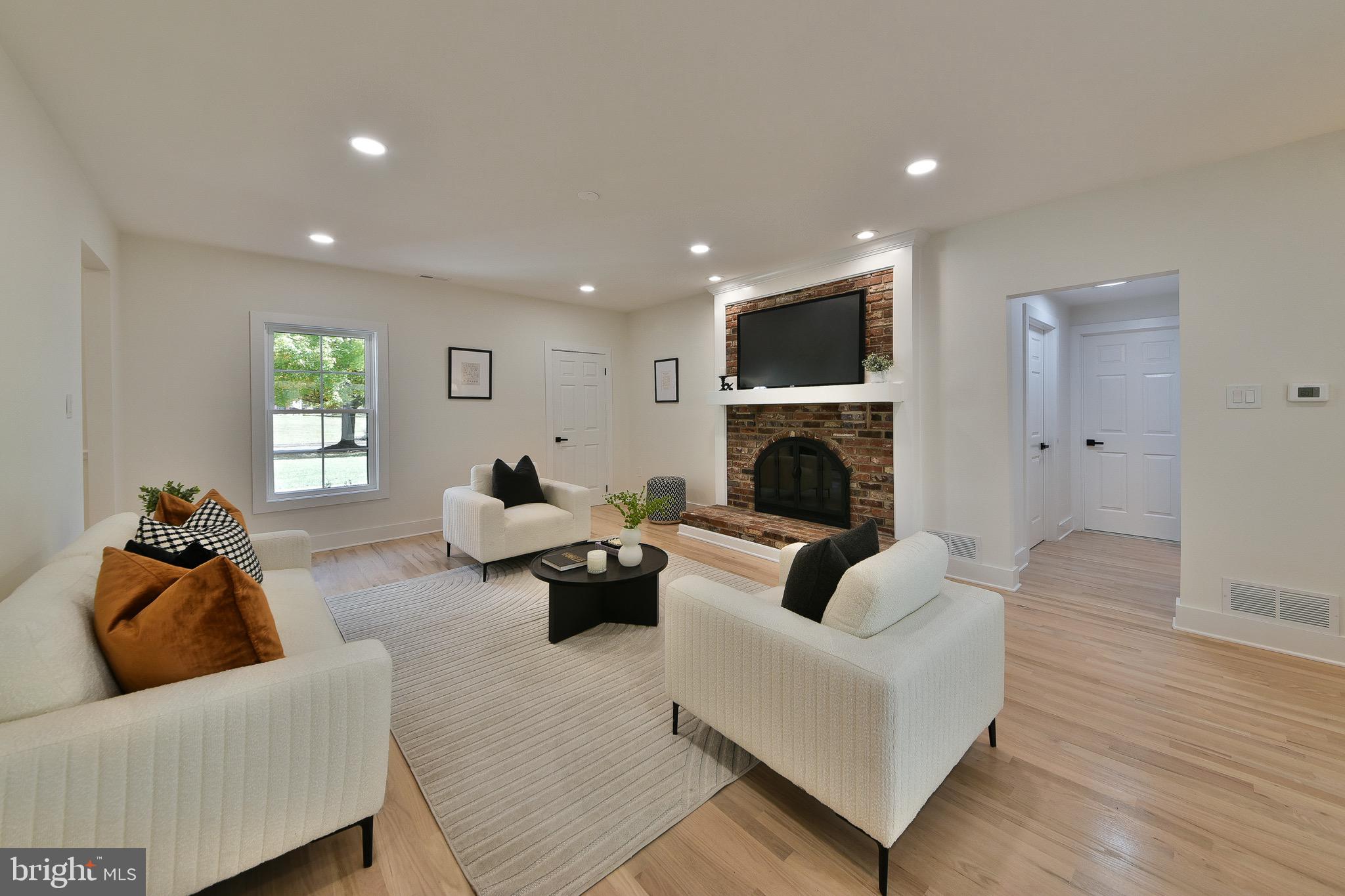 MIRROR LAKE FARMS - Residential