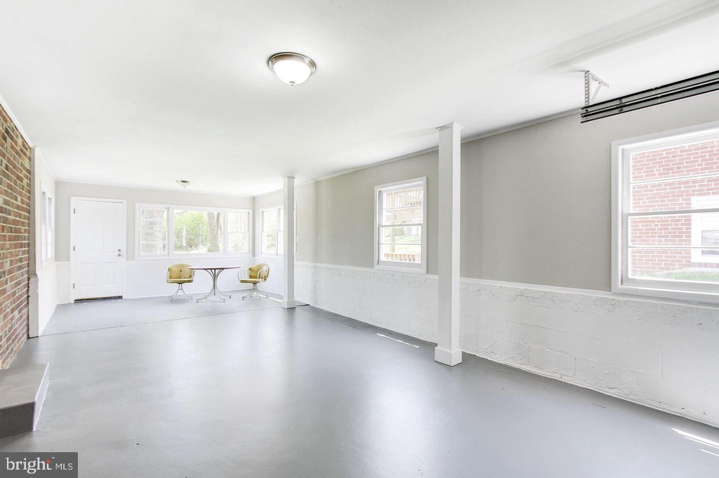 CALVERTON - Residential