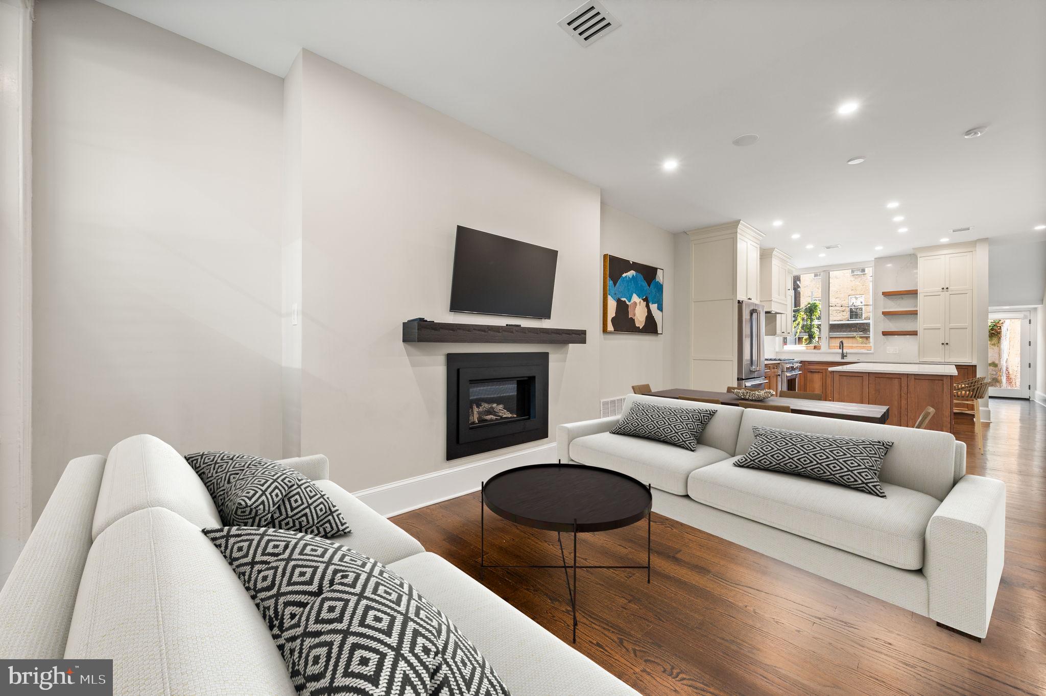 SOCIETY HILL - Residential