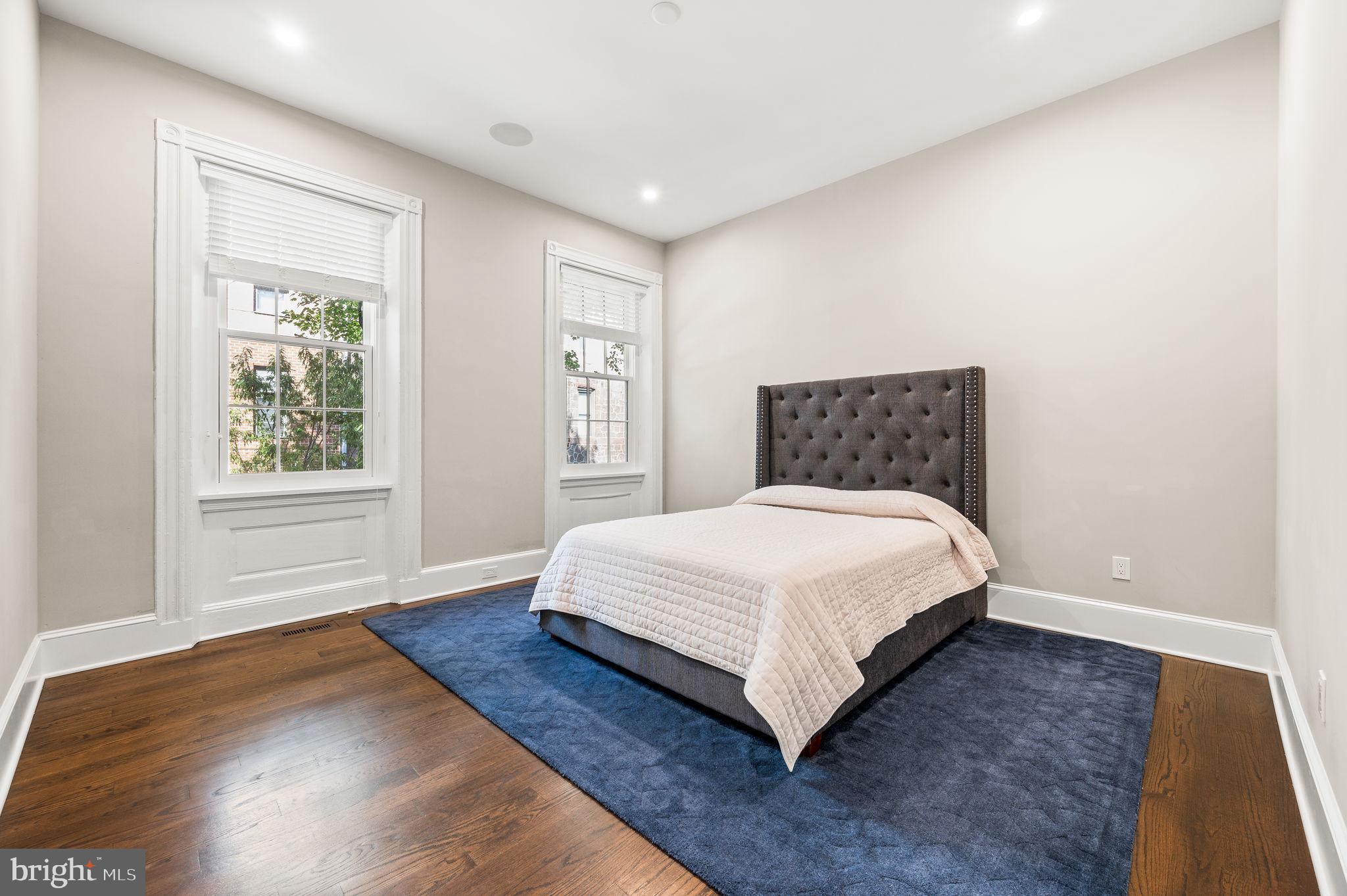 SOCIETY HILL - Residential