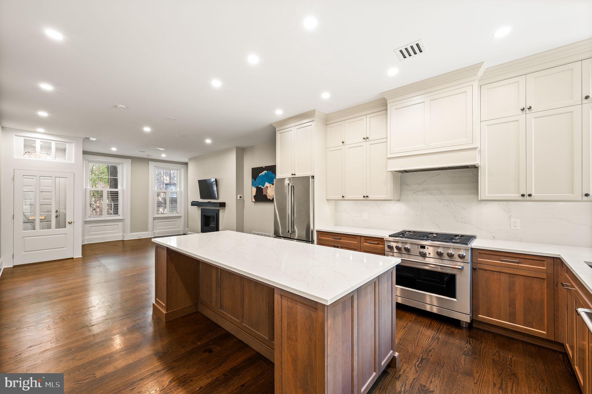 SOCIETY HILL - Residential