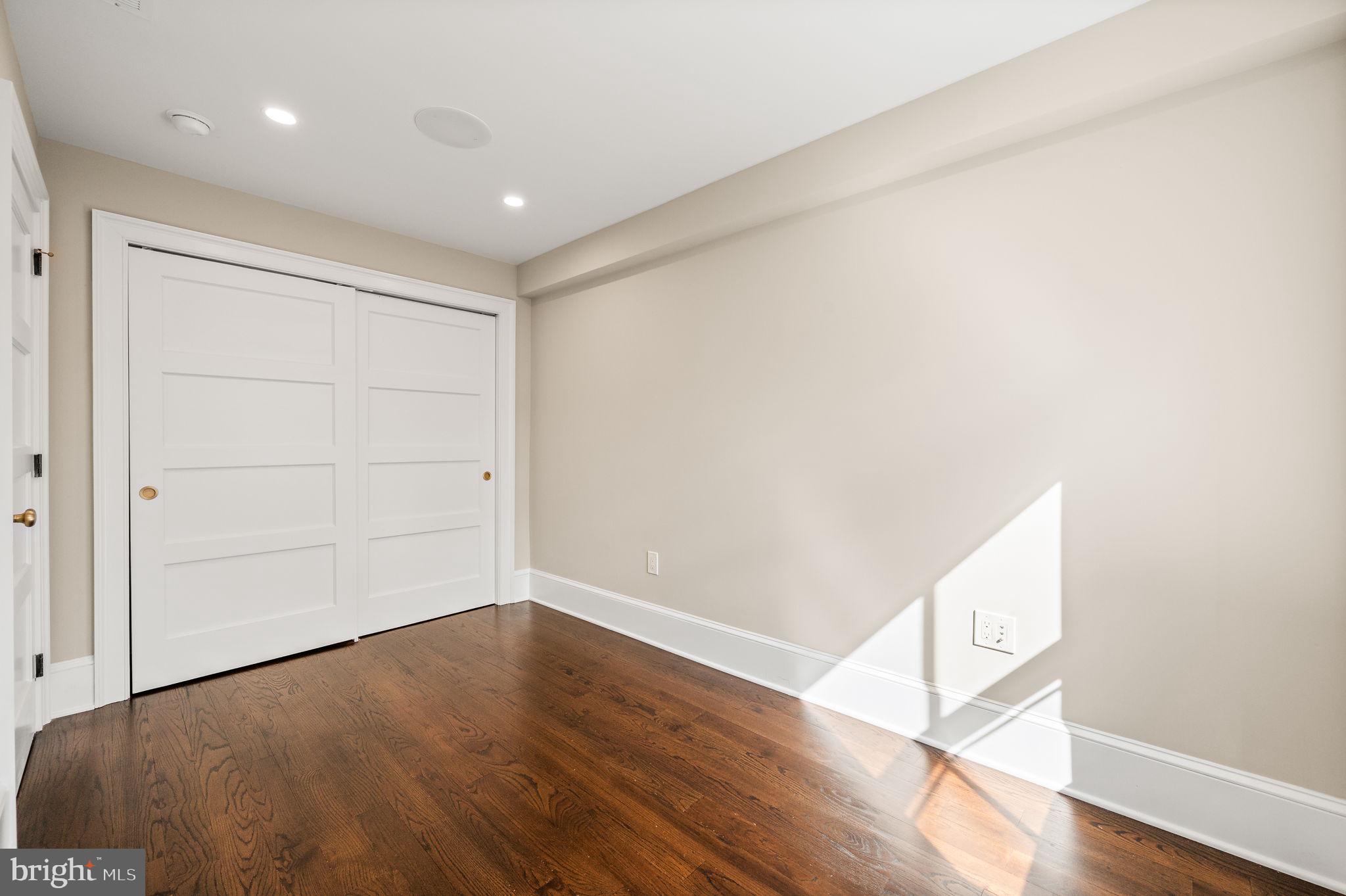 SOCIETY HILL - Residential