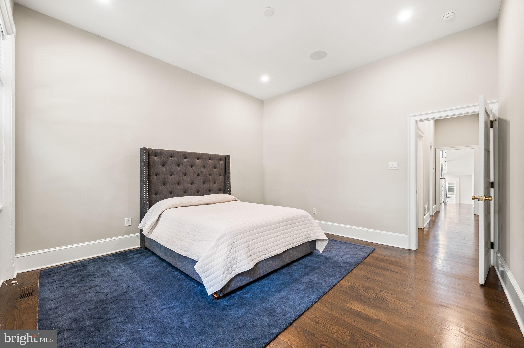 SOCIETY HILL - Residential