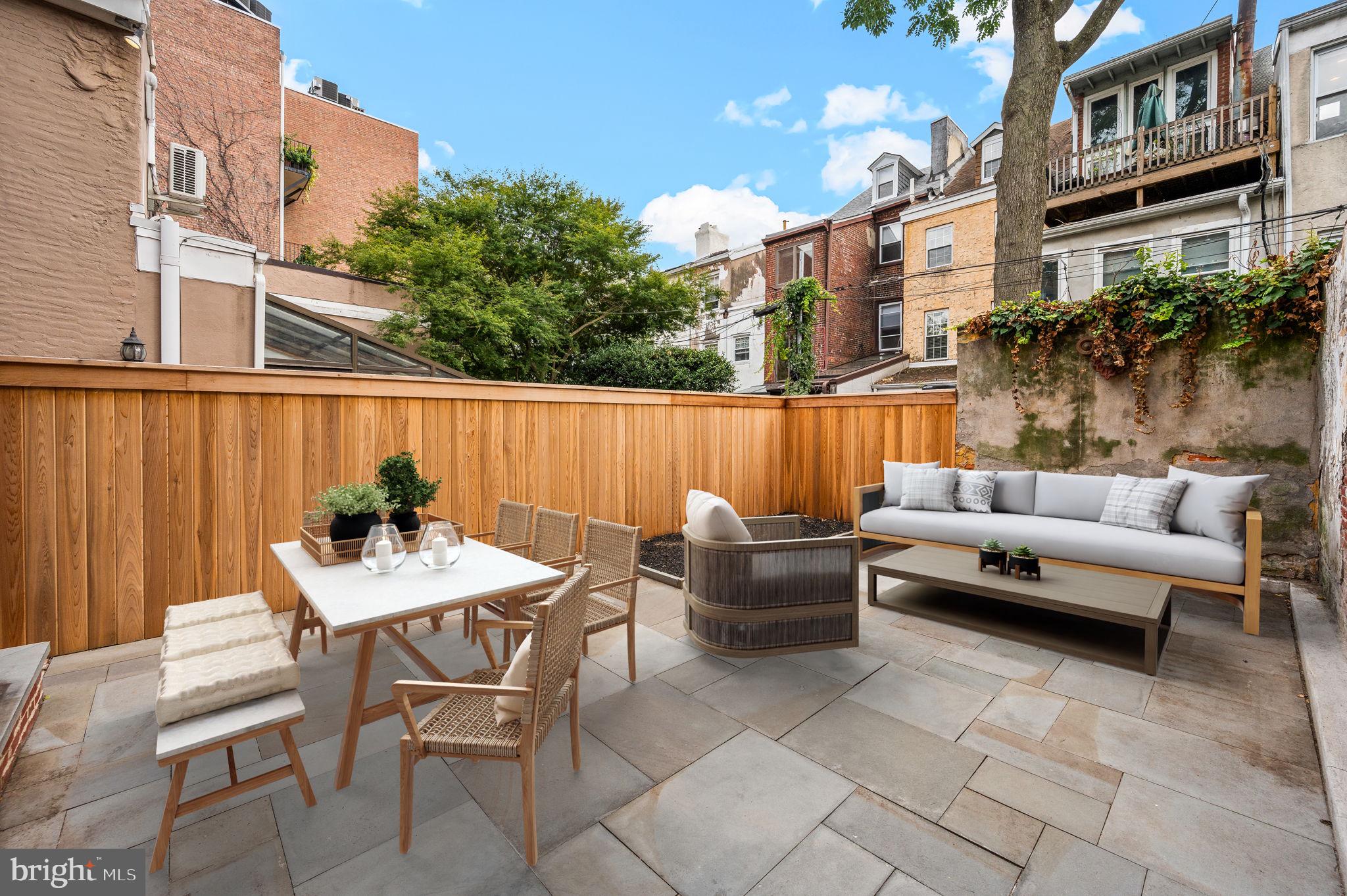 SOCIETY HILL - Residential