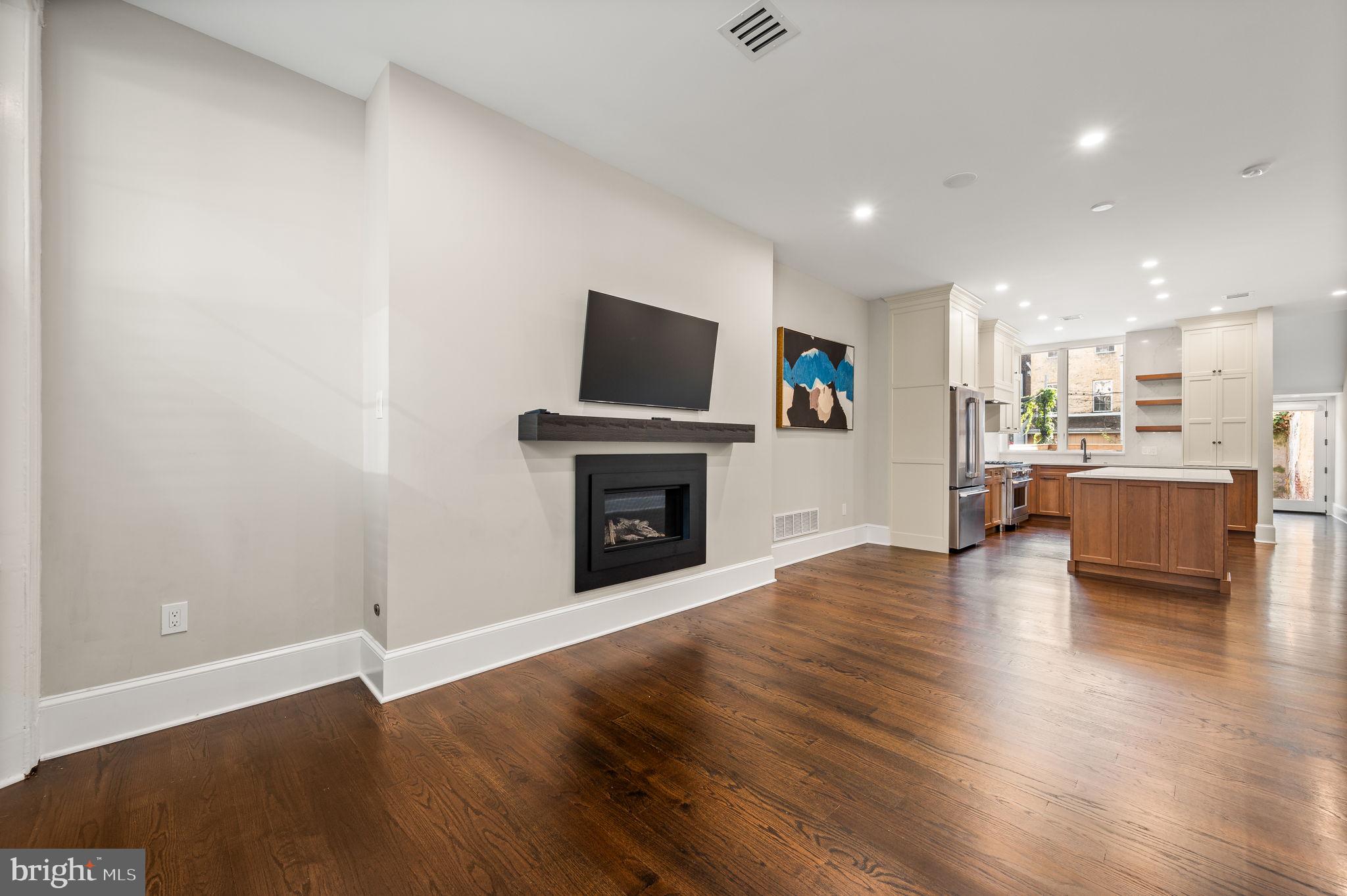 SOCIETY HILL - Residential