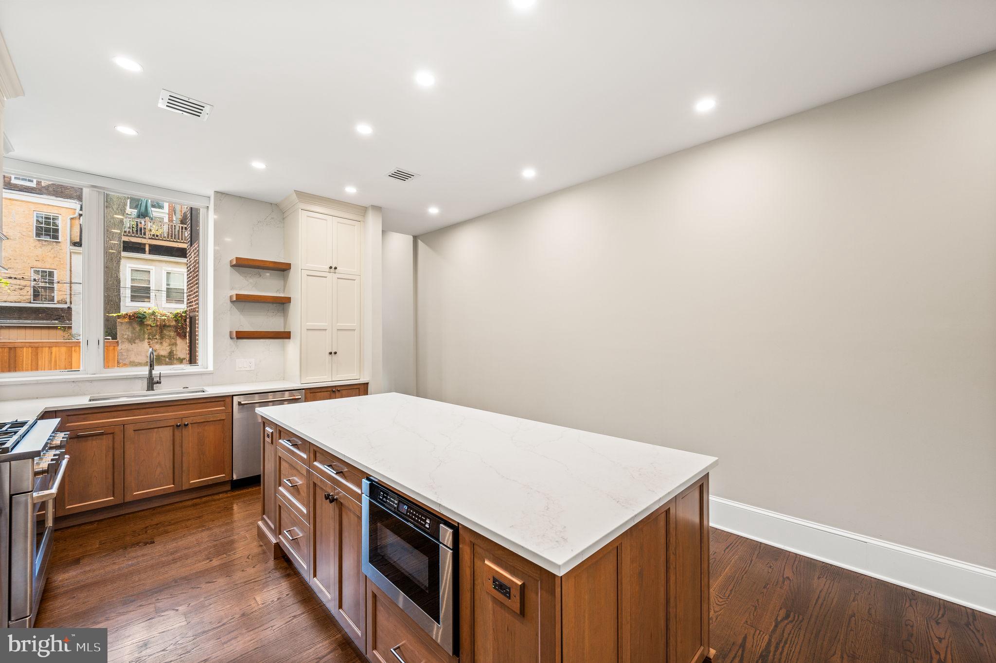 SOCIETY HILL - Residential