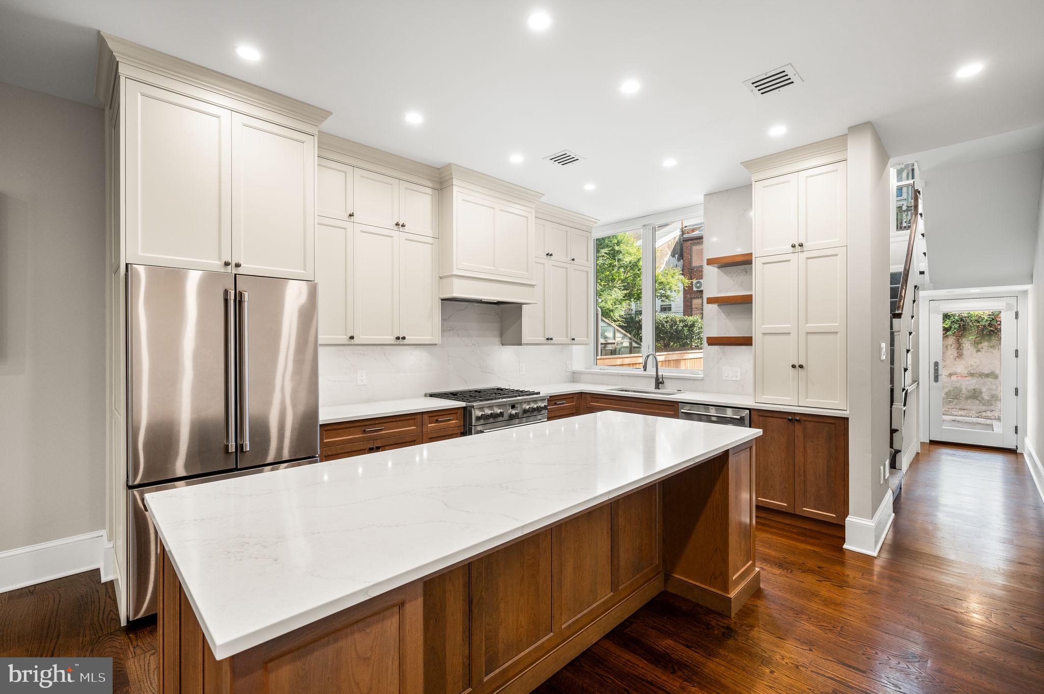 SOCIETY HILL - Residential