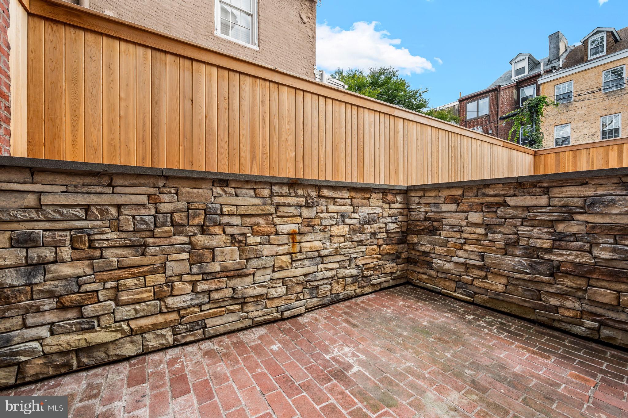 SOCIETY HILL - Residential