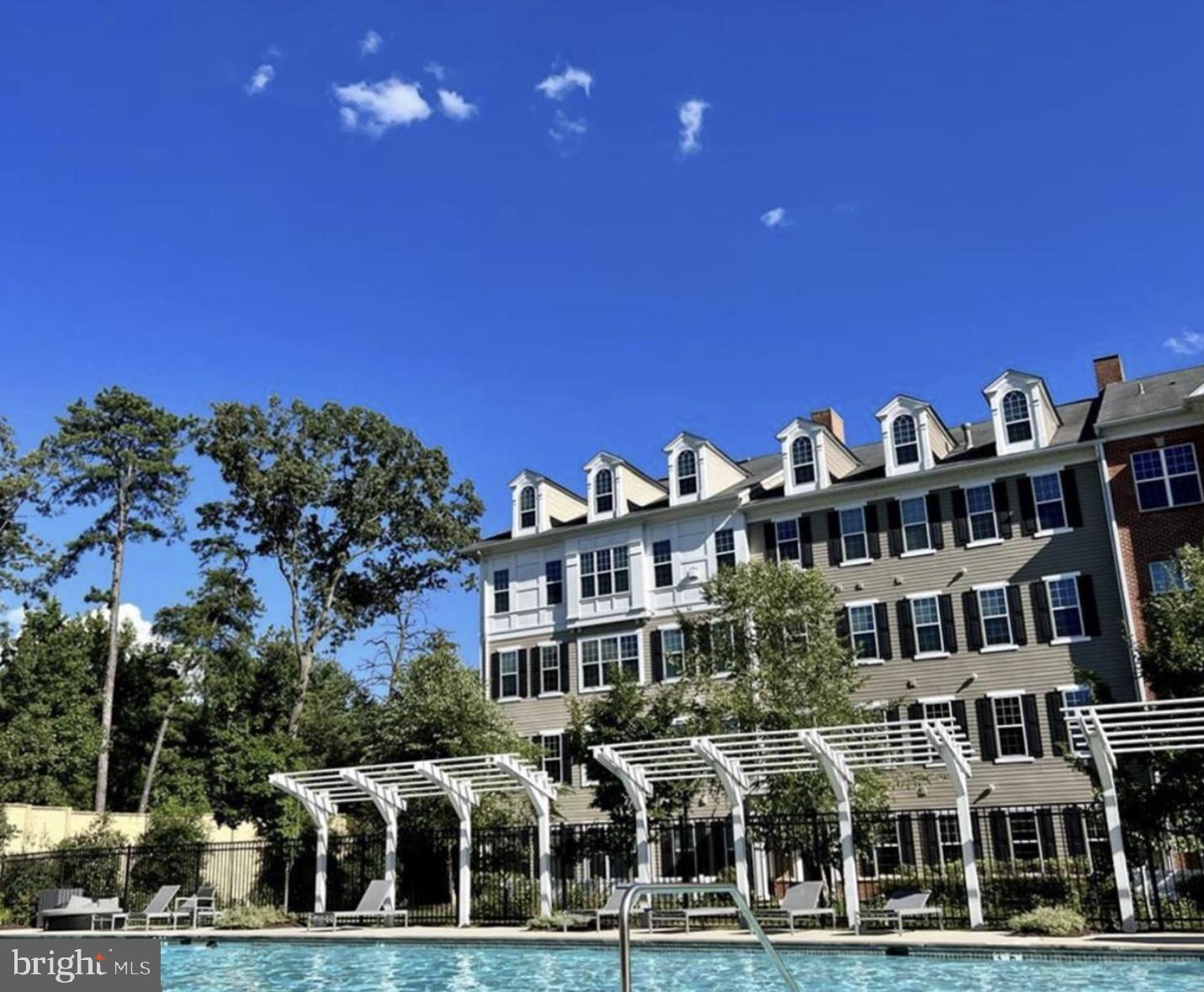 CREEKSTONE VILLAGE - Residential Lease