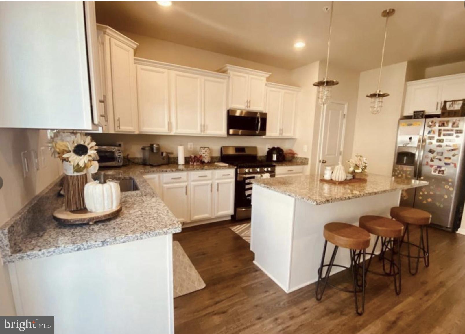 CREEKSTONE VILLAGE - Residential Lease