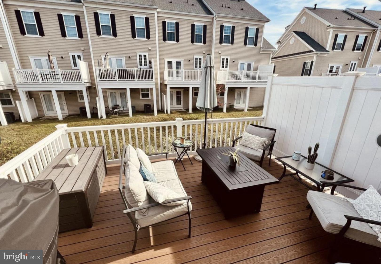 CREEKSTONE VILLAGE - Residential Lease