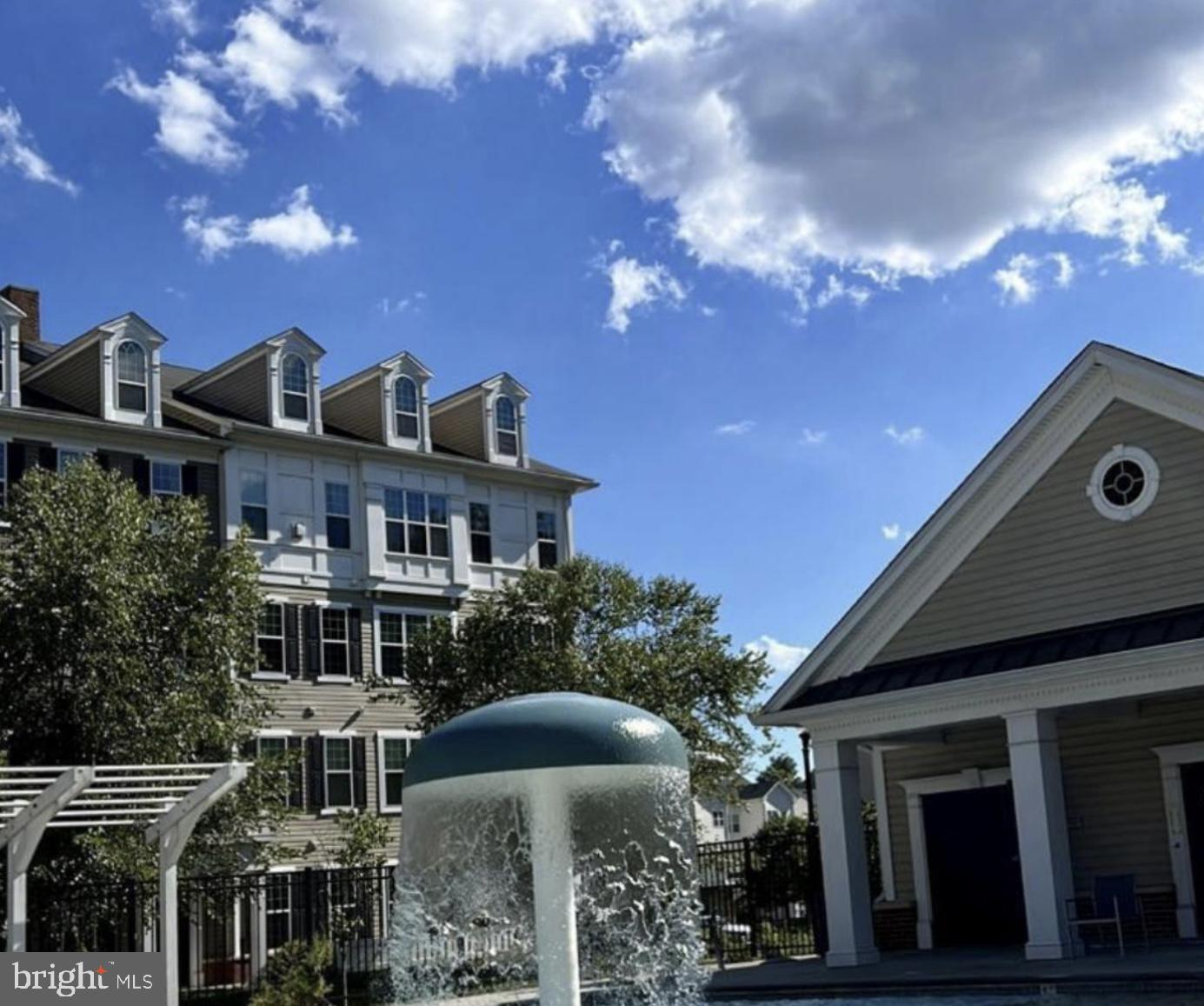 CREEKSTONE VILLAGE - Residential Lease