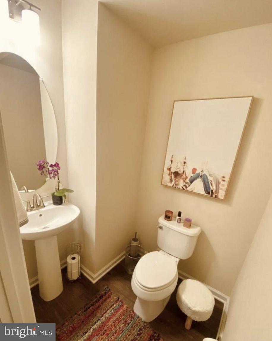 CREEKSTONE VILLAGE - Residential Lease