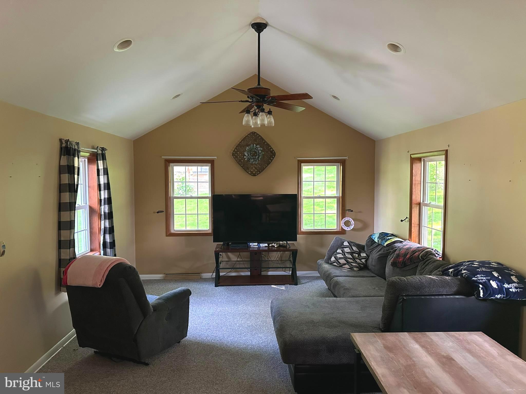 415 FOLKSTONE COURT