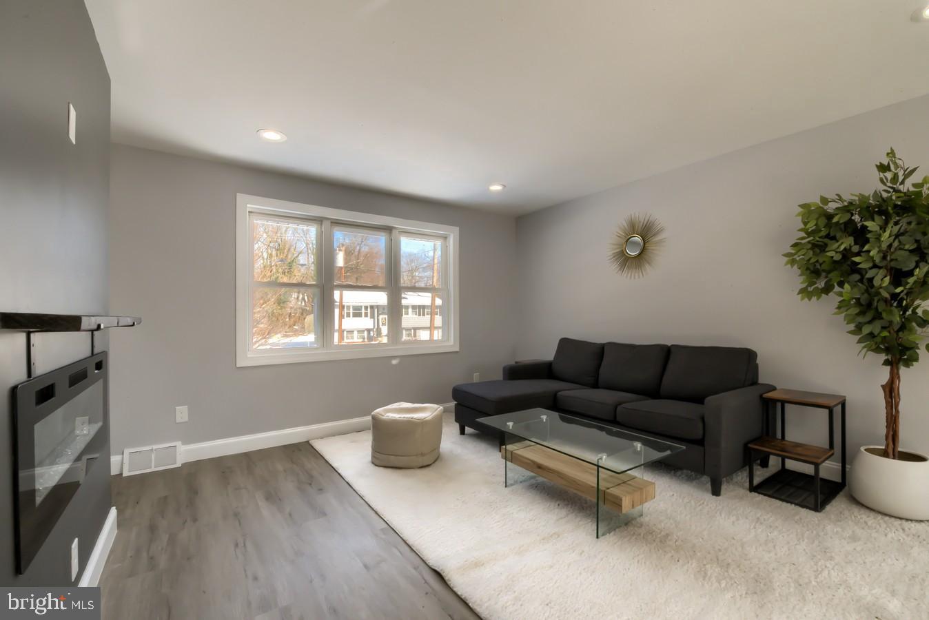 502 BLOOMFIELD DRIVE