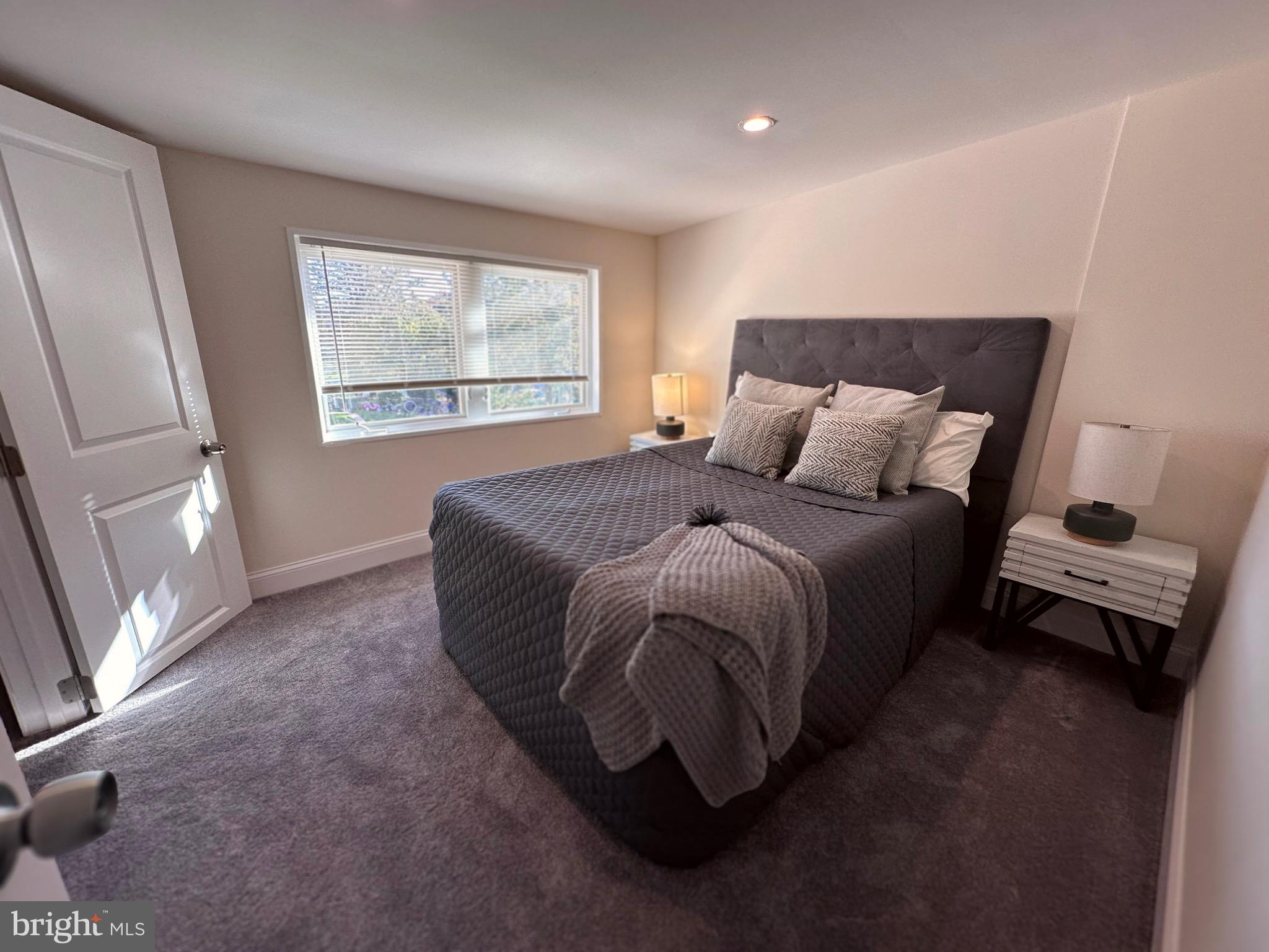 SILVER SPRING - Residential Lease